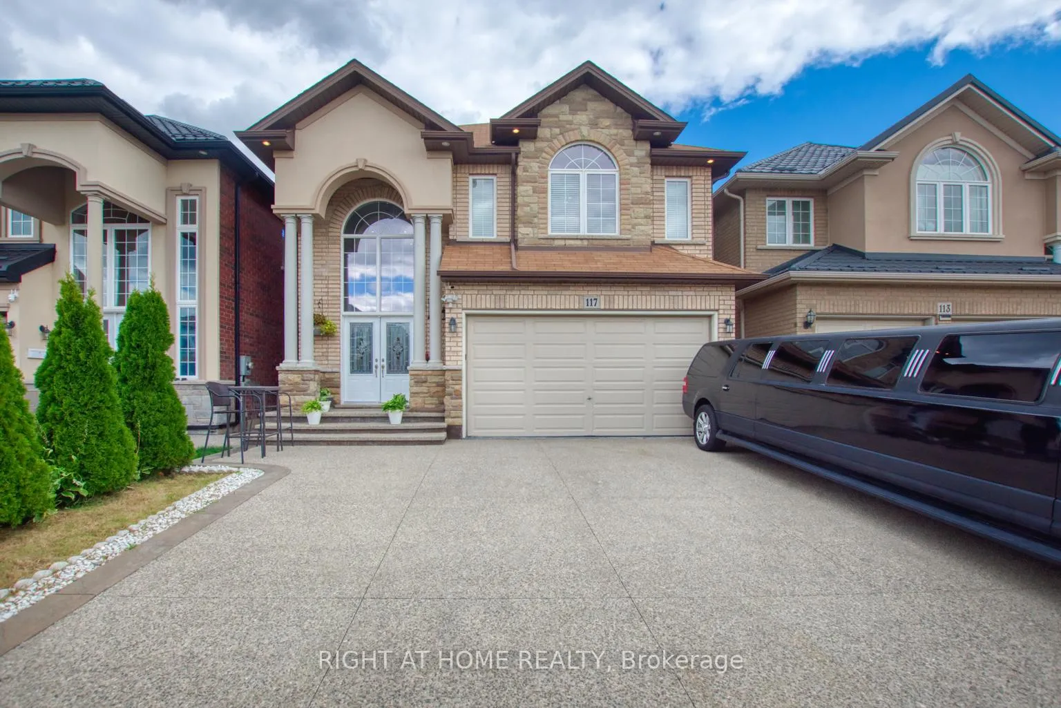 Photo 2 of 117 Chartwell Circle, Hamilton, Jerome — HOMEH