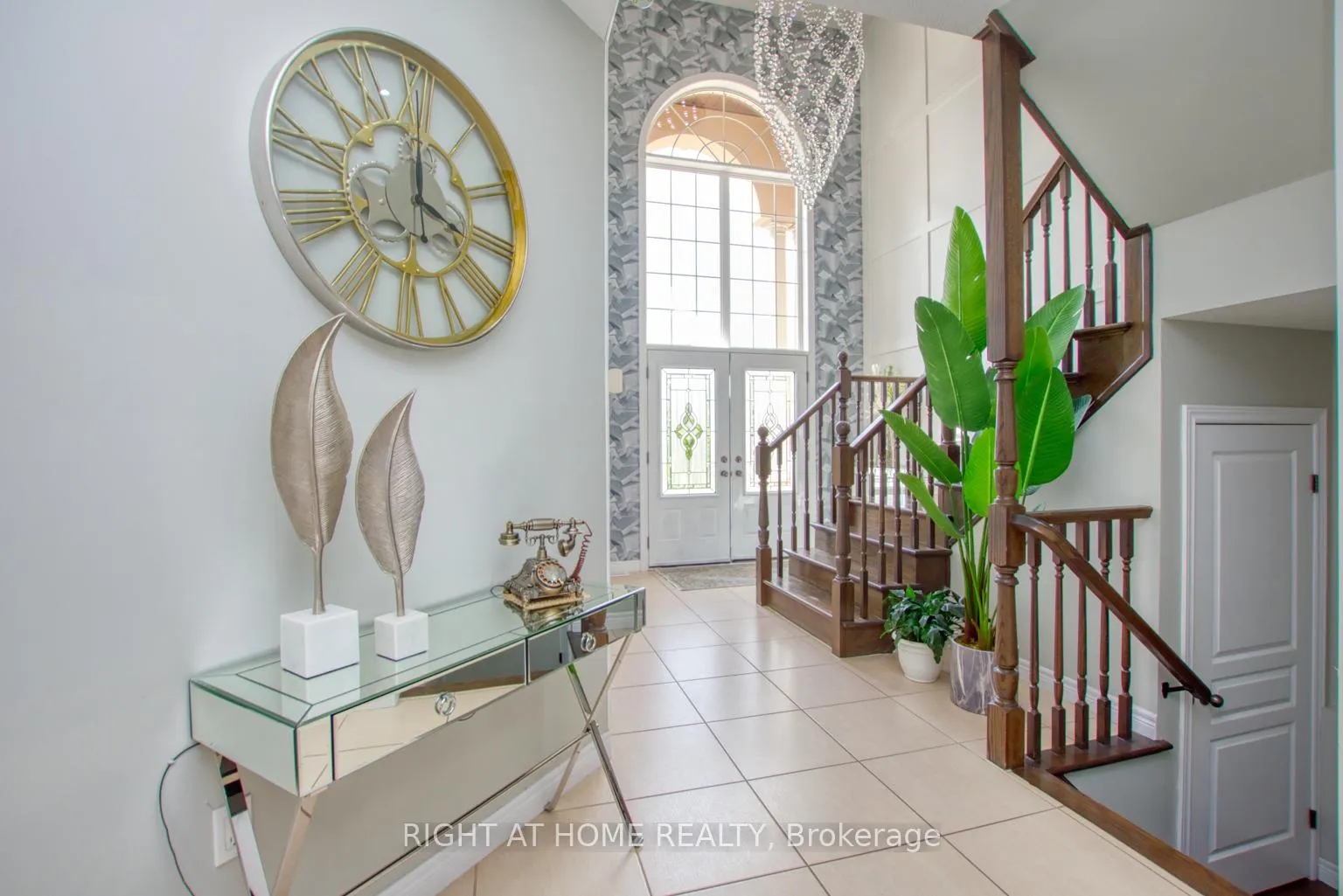 Photo 12 of 117 Chartwell Circle, Hamilton, Jerome — HOMEH