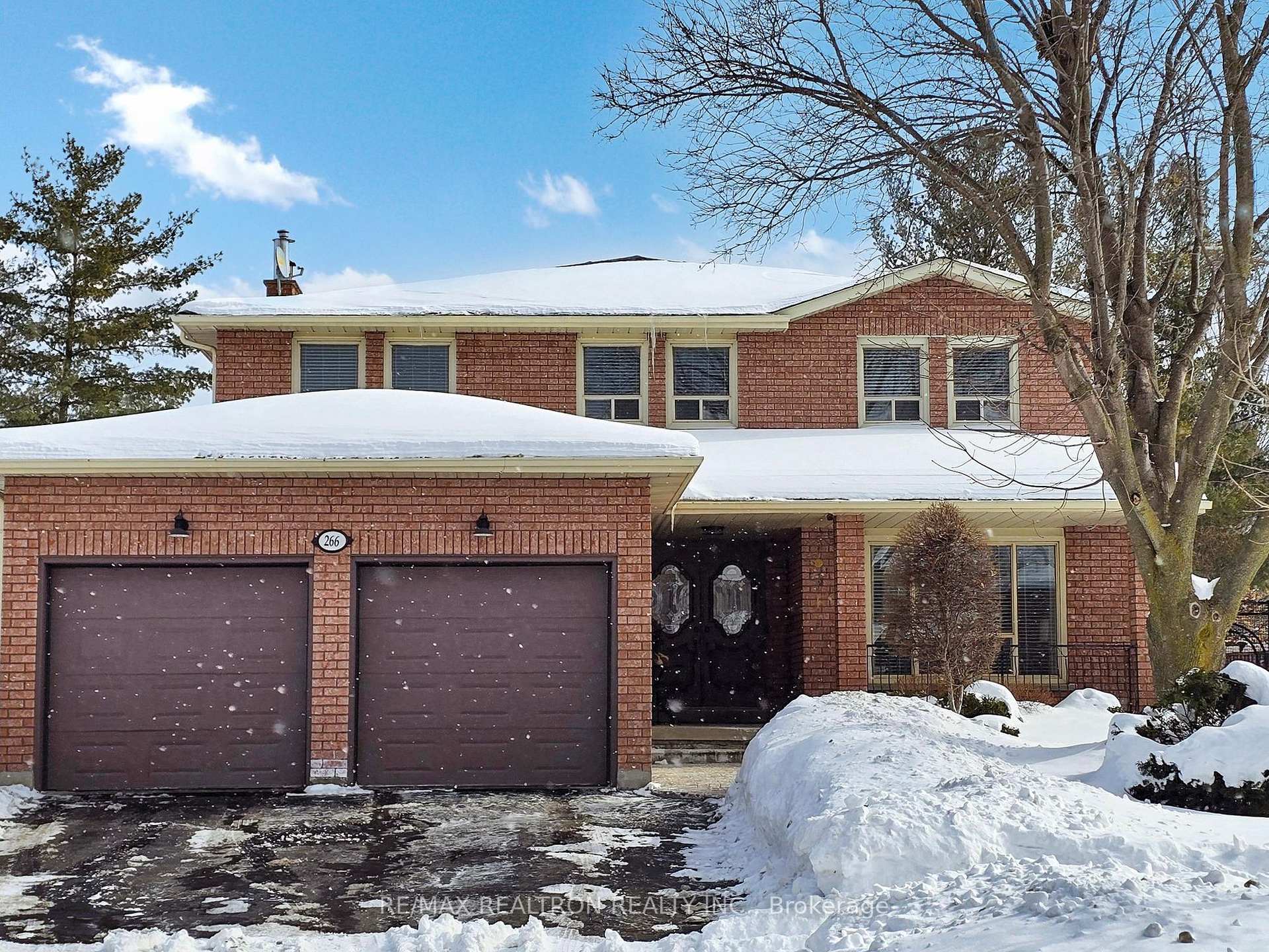 Photo 1 of 266 Clover Leaf Street, Vaughan, East Woodbridge — HOMEH