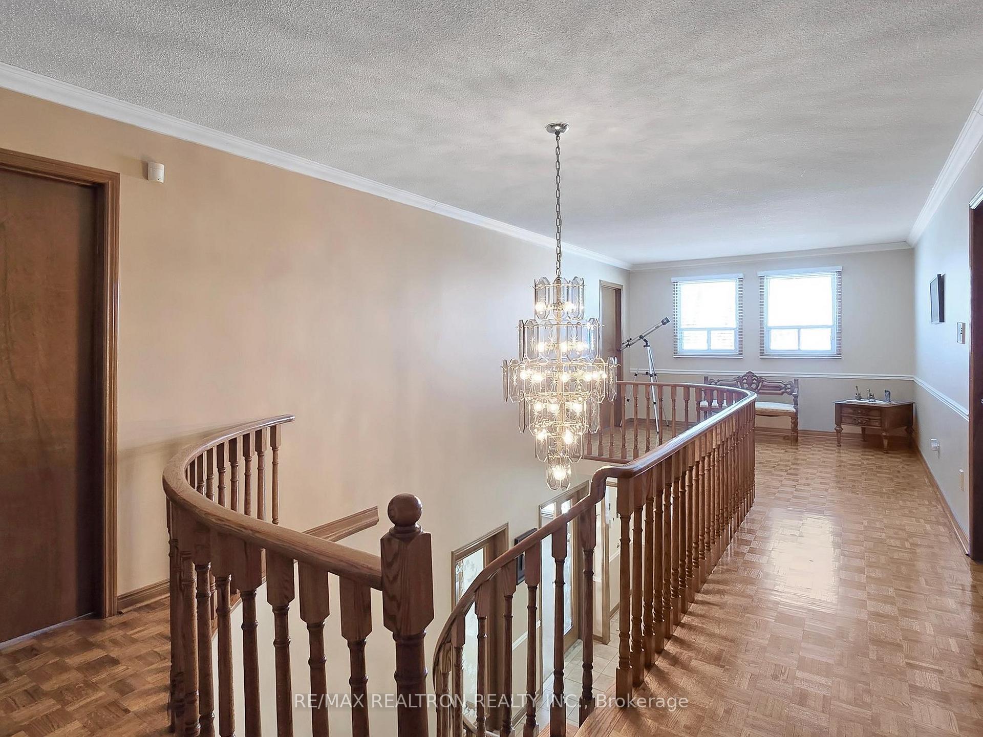 Photo 15 of 266 Clover Leaf Street, Vaughan, East Woodbridge — HOMEH