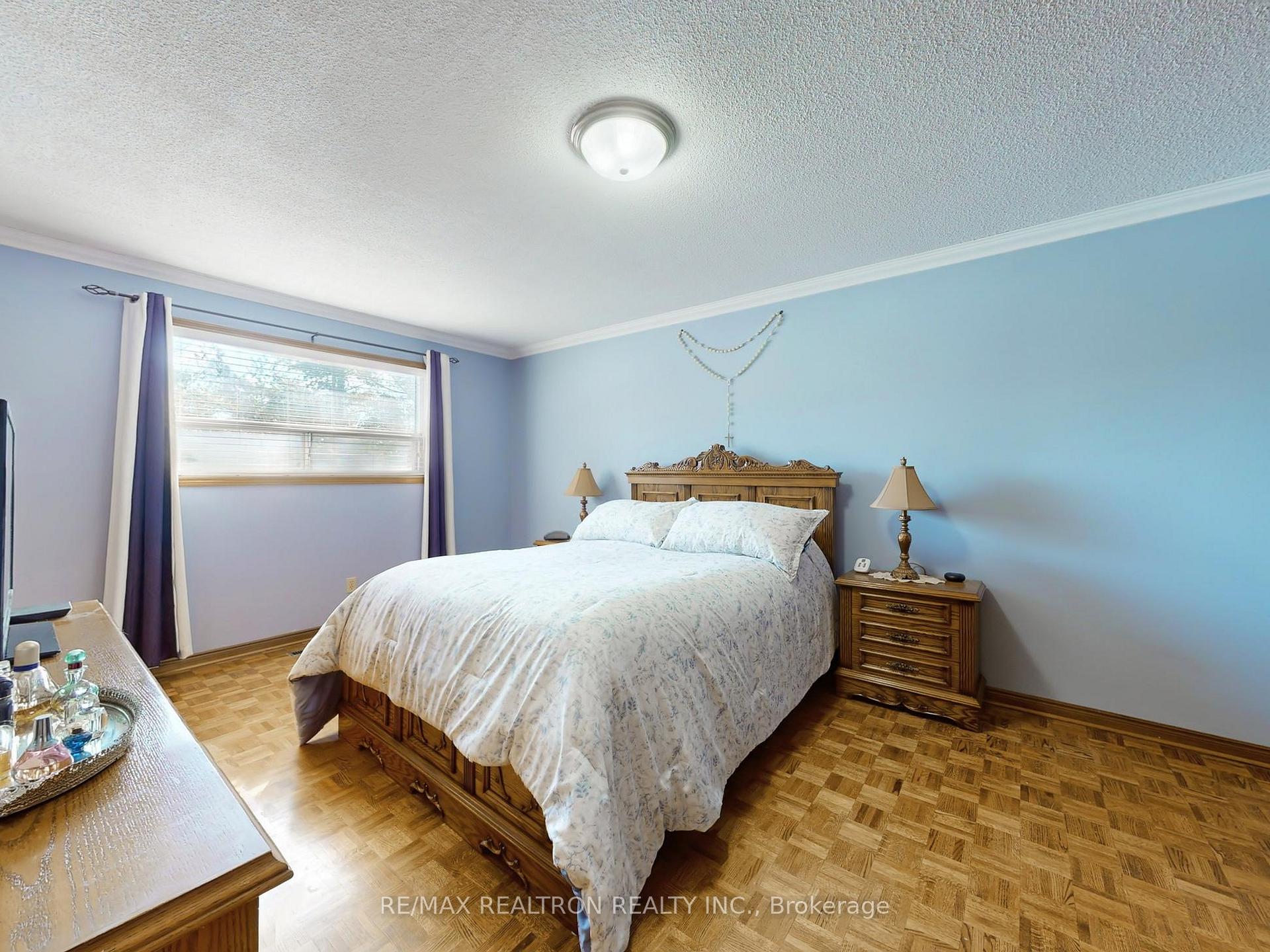 Photo 16 of 266 Clover Leaf Street, Vaughan, East Woodbridge — HOMEH