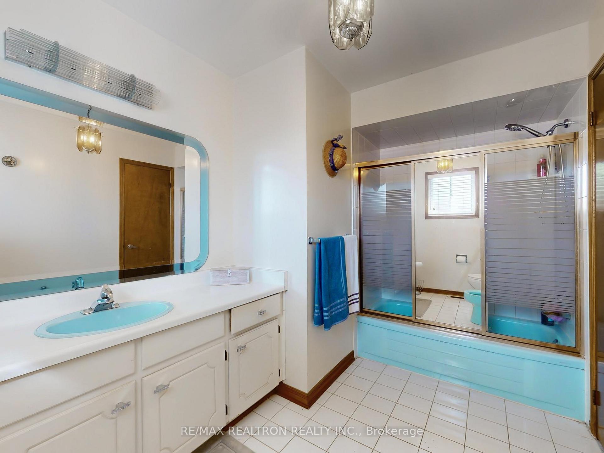 Photo 17 of 266 Clover Leaf Street, Vaughan, East Woodbridge — HOMEH