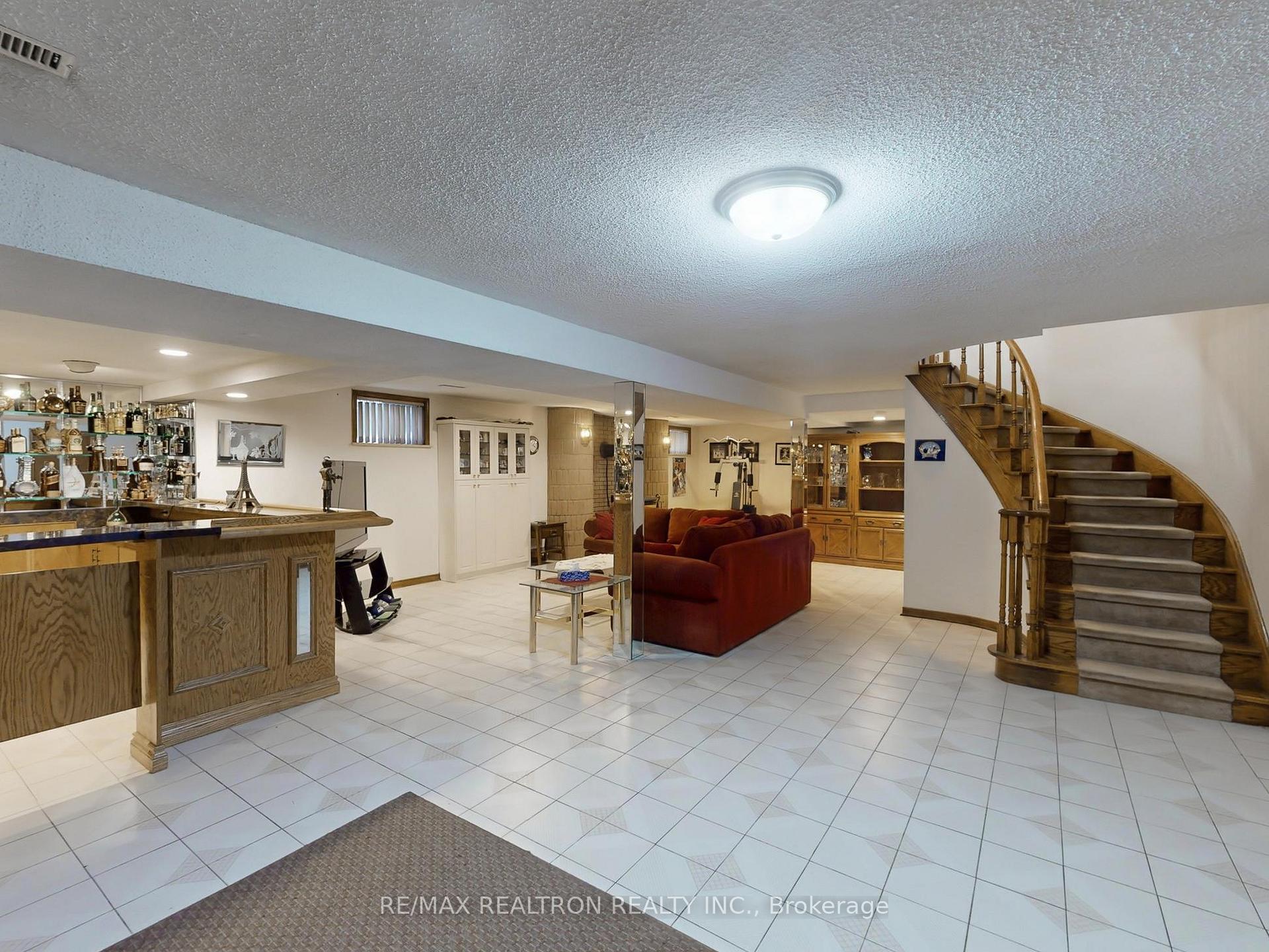 Photo 22 of 266 Clover Leaf Street, Vaughan, East Woodbridge — HOMEH