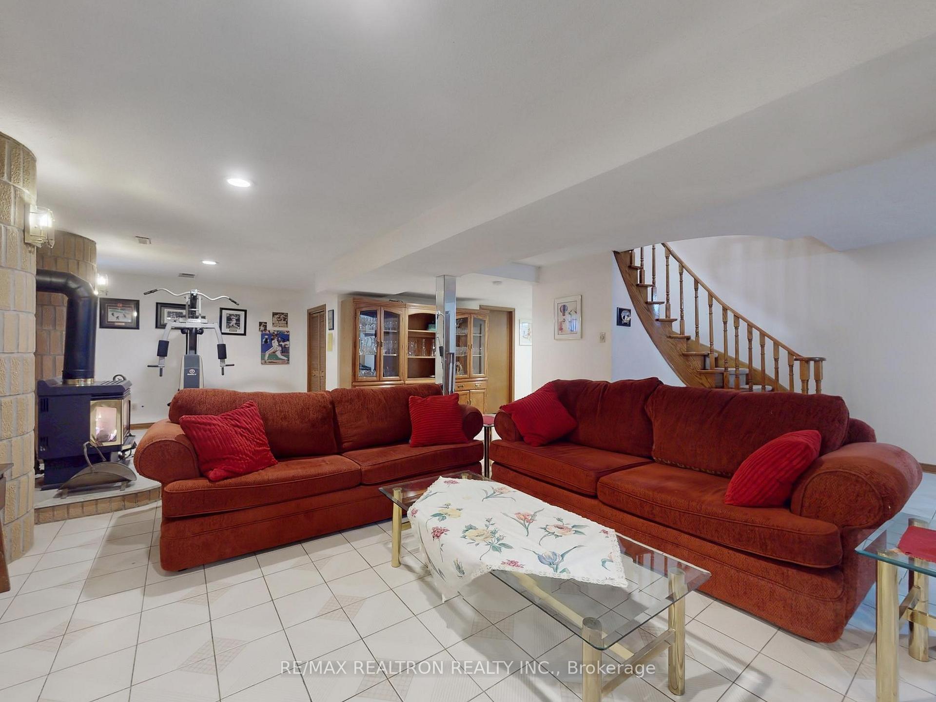 Photo 23 of 266 Clover Leaf Street, Vaughan, East Woodbridge — HOMEH
