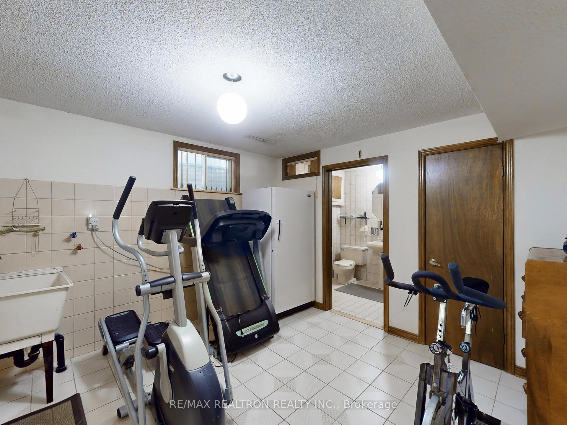 Photo 27 of 266 Clover Leaf Street, Vaughan, East Woodbridge — HOMEH