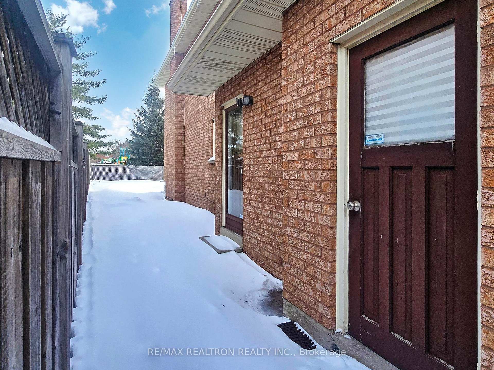 Photo 31 of 266 Clover Leaf Street, Vaughan, East Woodbridge — HOMEH