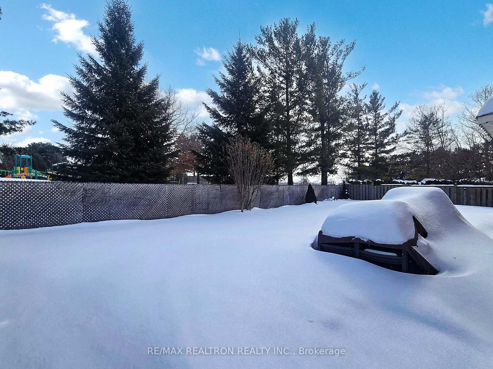 Photo 32 of 266 Clover Leaf Street, Vaughan, East Woodbridge — HOMEH