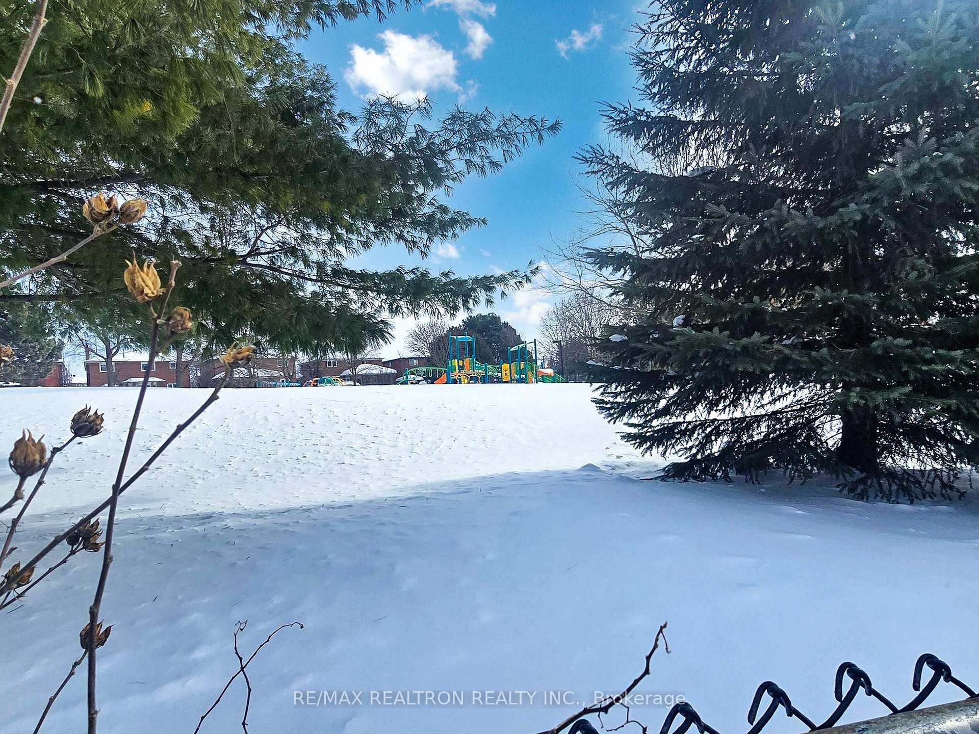 Photo 33 of 266 Clover Leaf Street, Vaughan, East Woodbridge — HOMEH