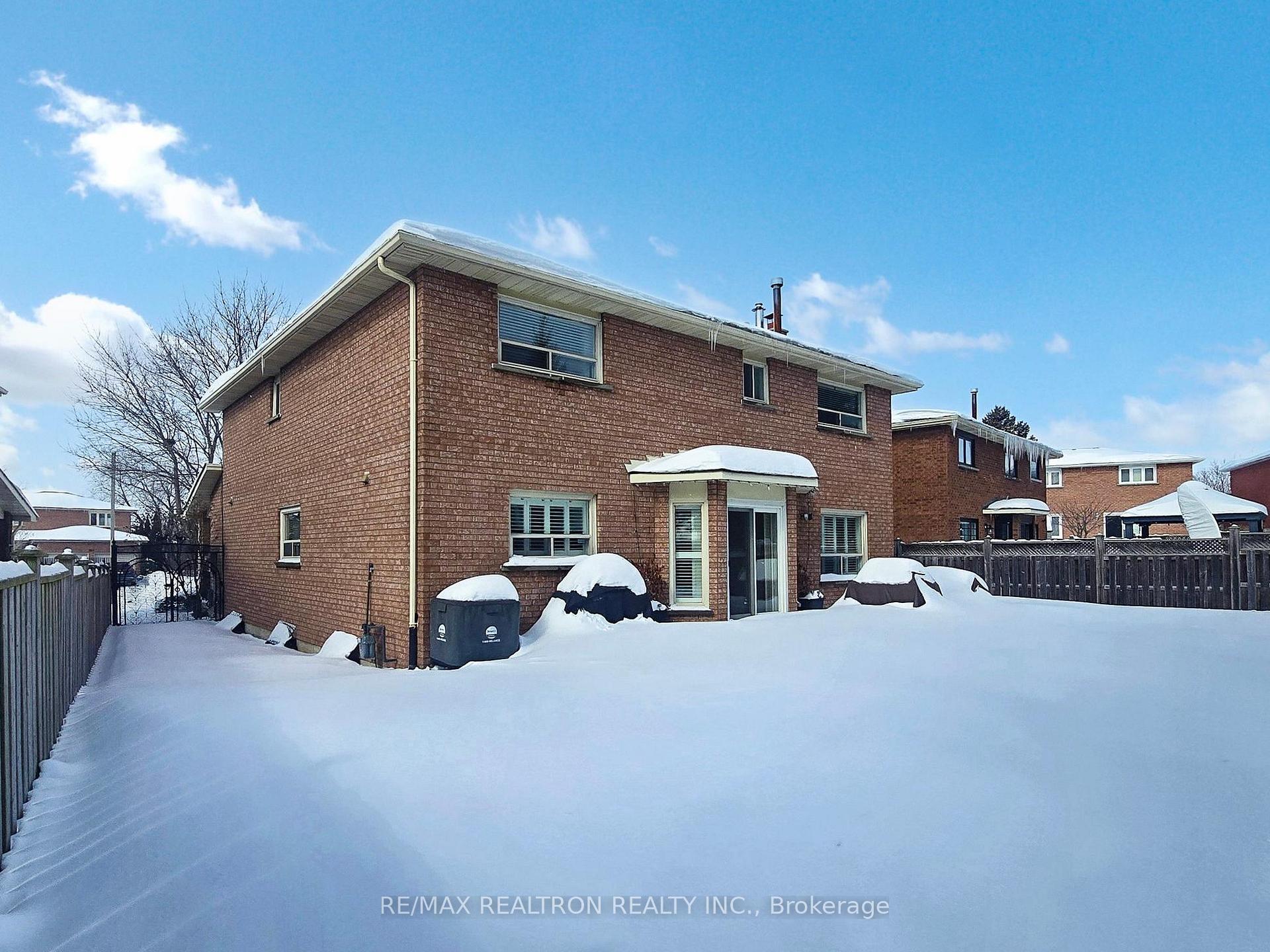 Photo 35 of 266 Clover Leaf Street, Vaughan, East Woodbridge — HOMEH