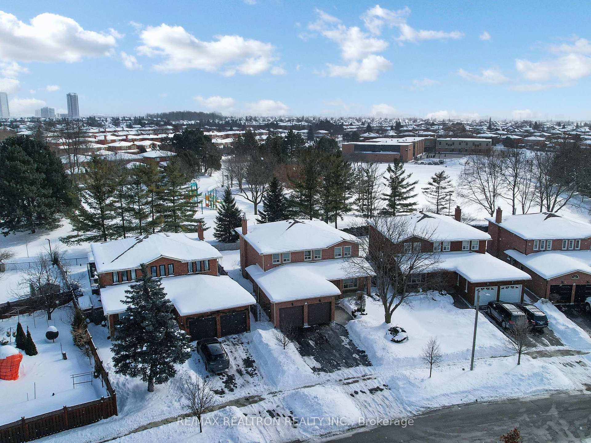 Photo 36 of 266 Clover Leaf Street, Vaughan, East Woodbridge — HOMEH