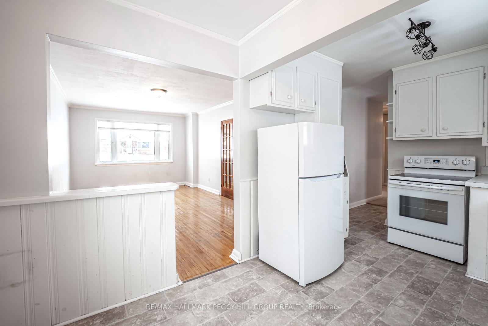 Photo 6 of 59 Newton Street, Barrie, City Centre — HOMEH