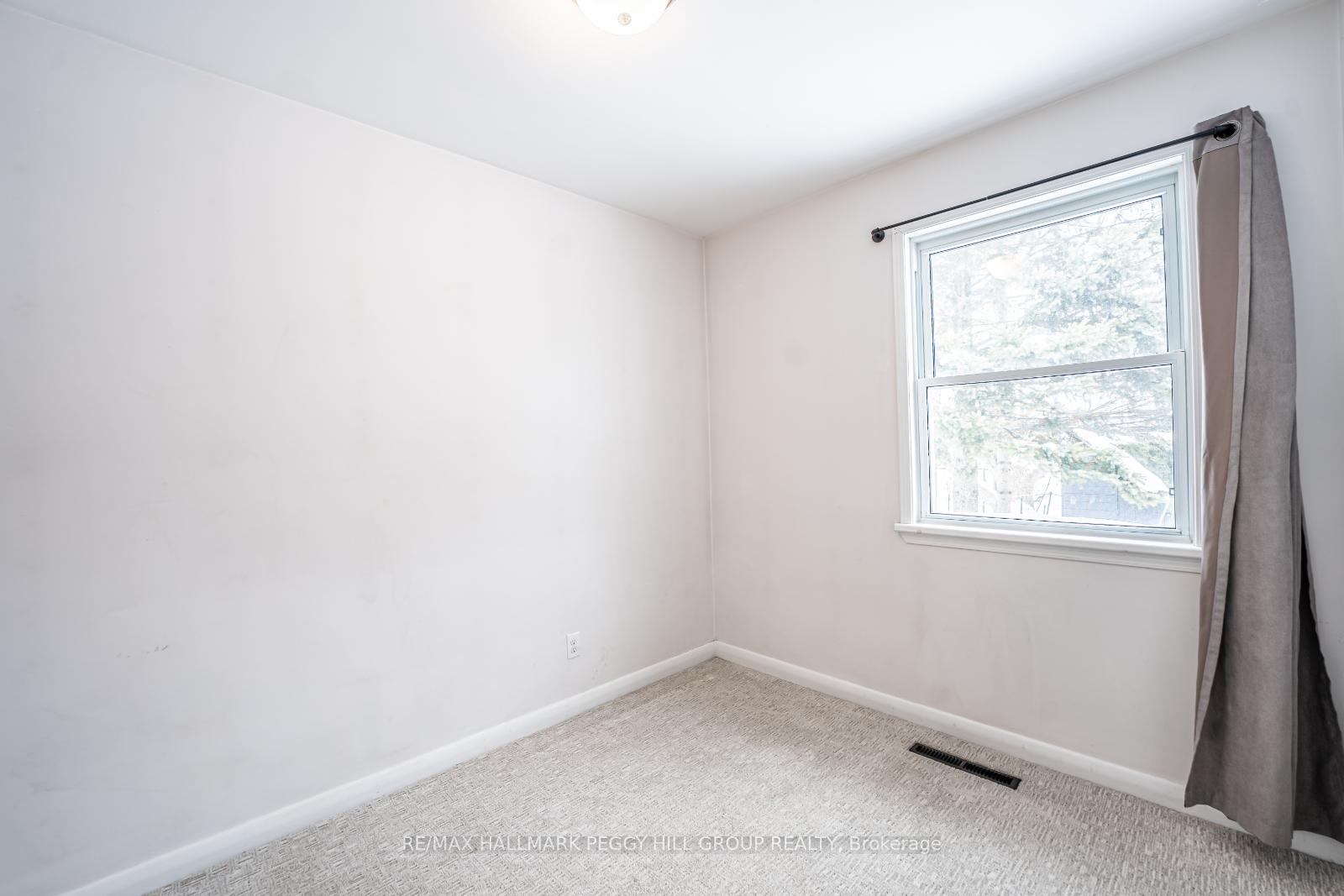 Photo 9 of 59 Newton Street, Barrie, City Centre — HOMEH