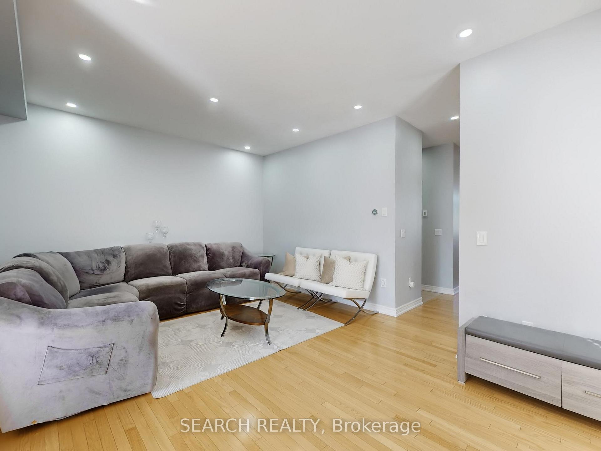 Photo 5 of 39 Wynview Street, Brampton, Bram East — HOMEH
