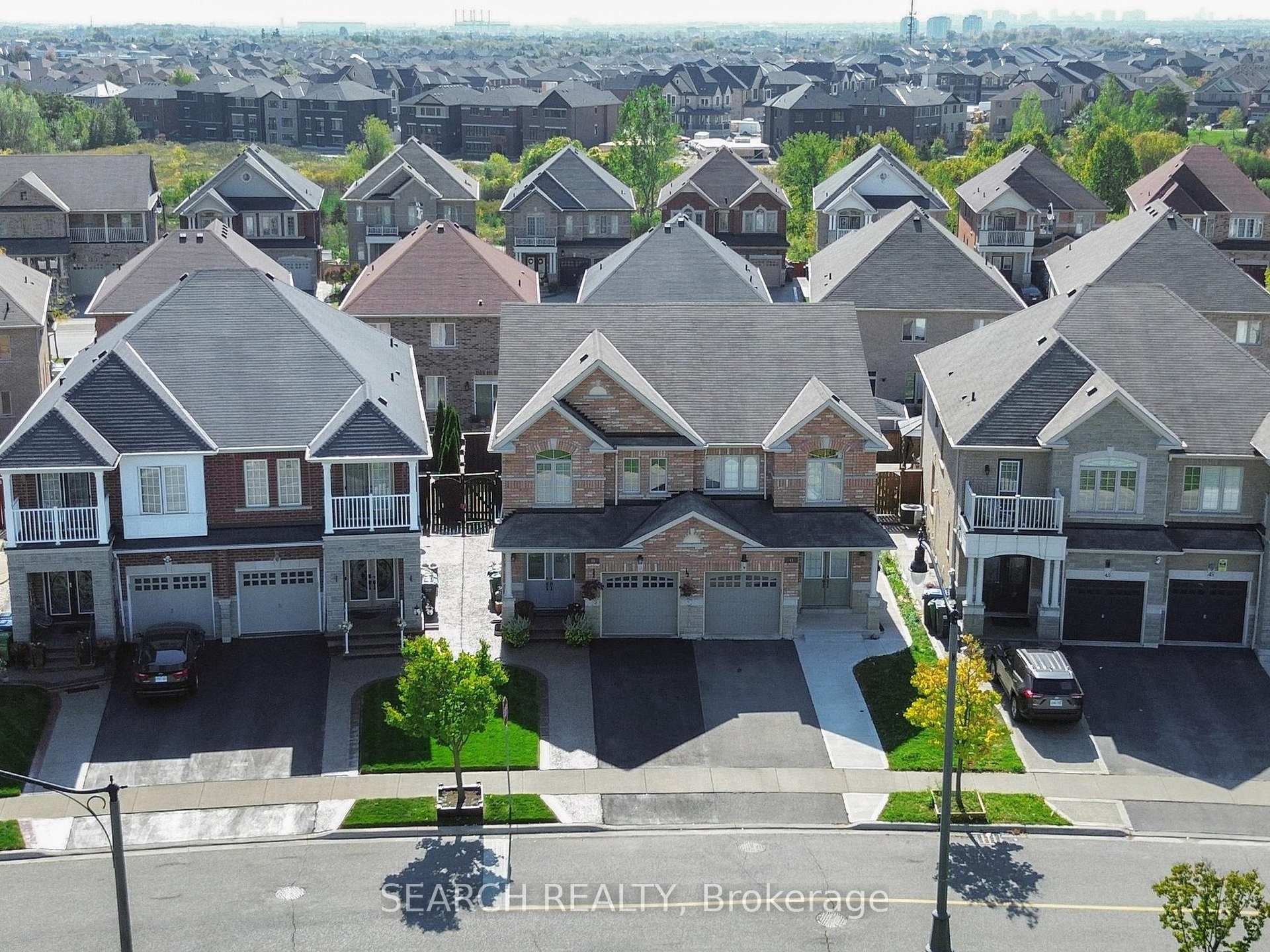 Photo 40 of 39 Wynview Street, Brampton, Bram East — HOMEH