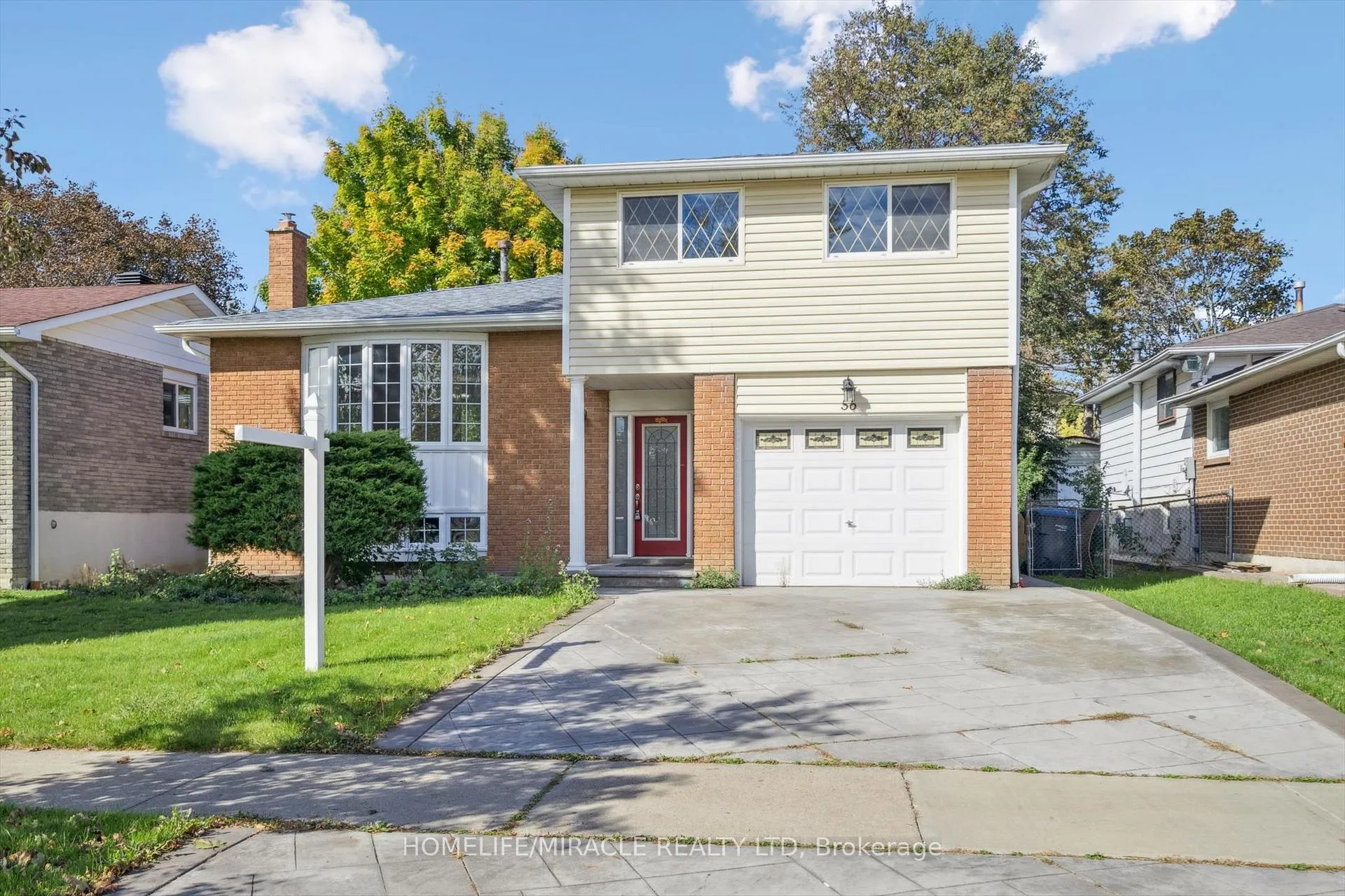 Photo 2 of 56 Elgin Drive, Brampton, Brampton South — HOMEH