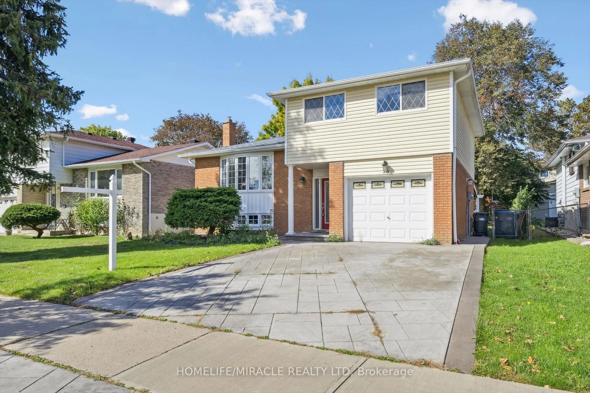 Photo 4 of 56 Elgin Drive, Brampton, Brampton South — HOMEH