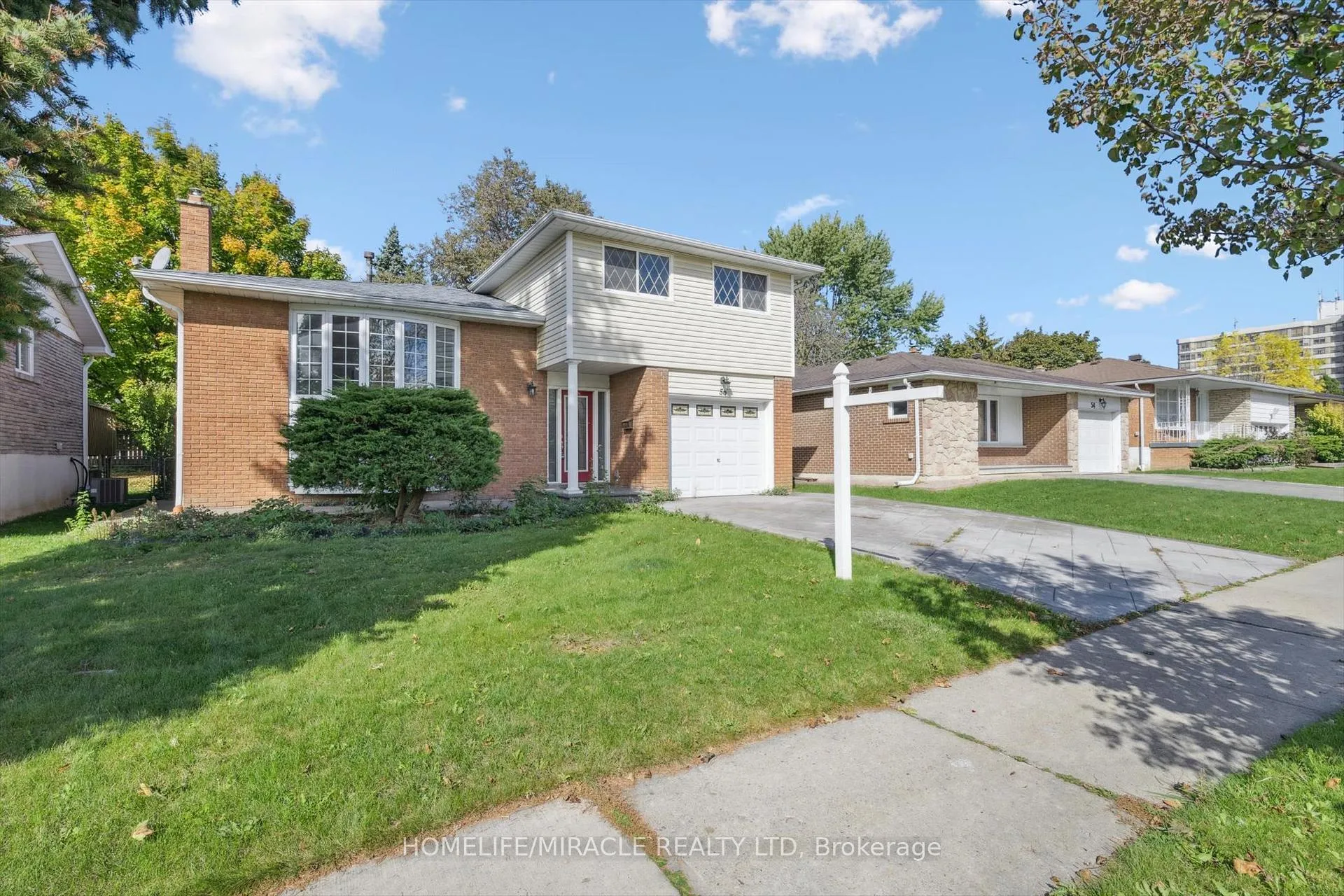 Photo 6 of 56 Elgin Drive, Brampton, Brampton South — HOMEH