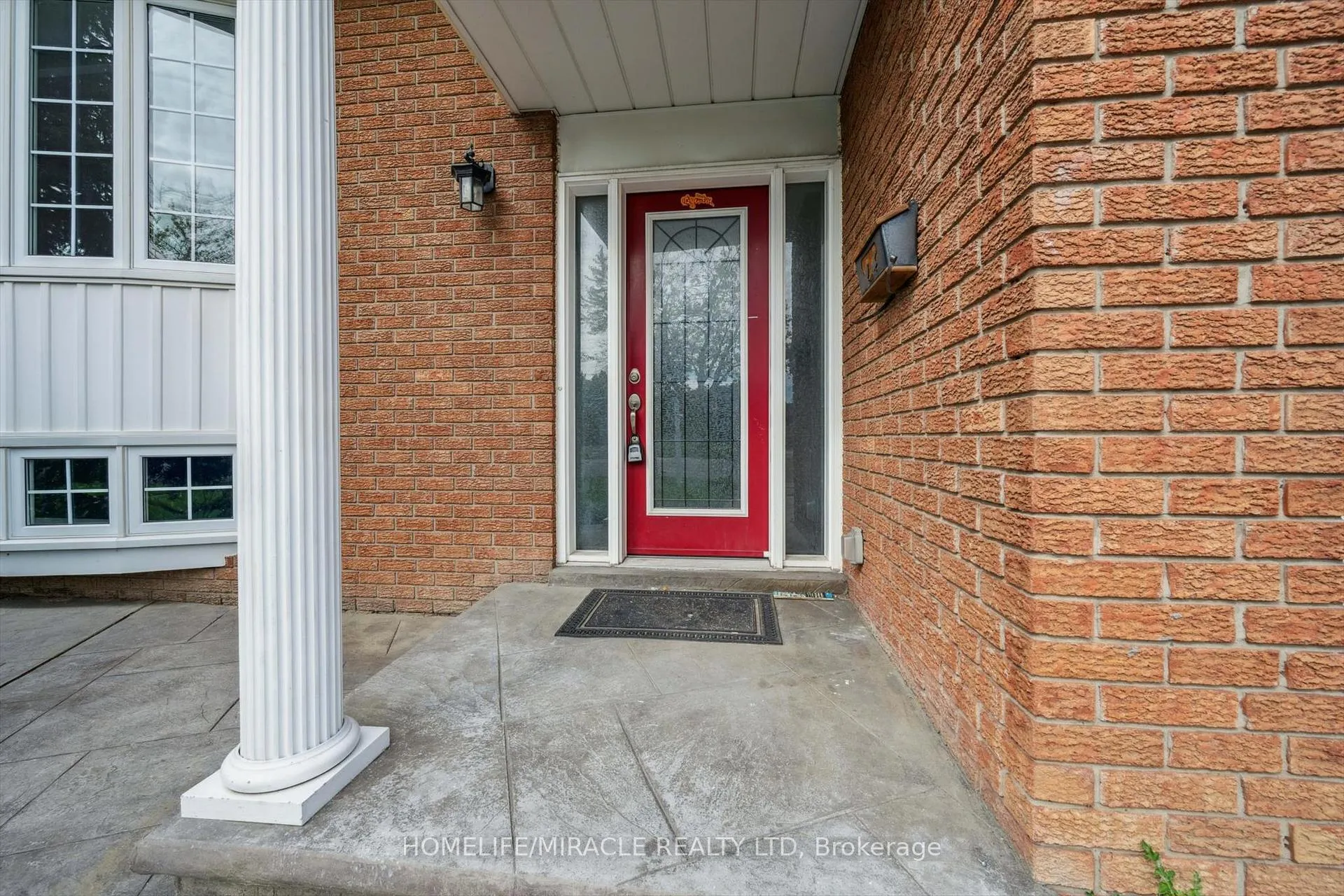 Photo 7 of 56 Elgin Drive, Brampton, Brampton South — HOMEH