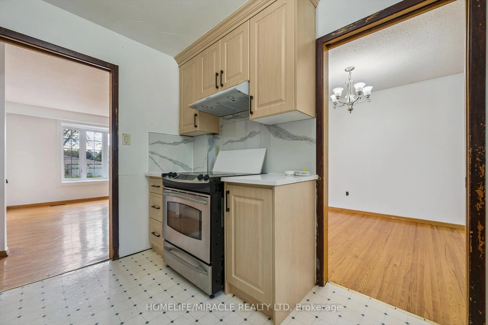 Photo 24 of 56 Elgin Drive, Brampton, Brampton South — HOMEH