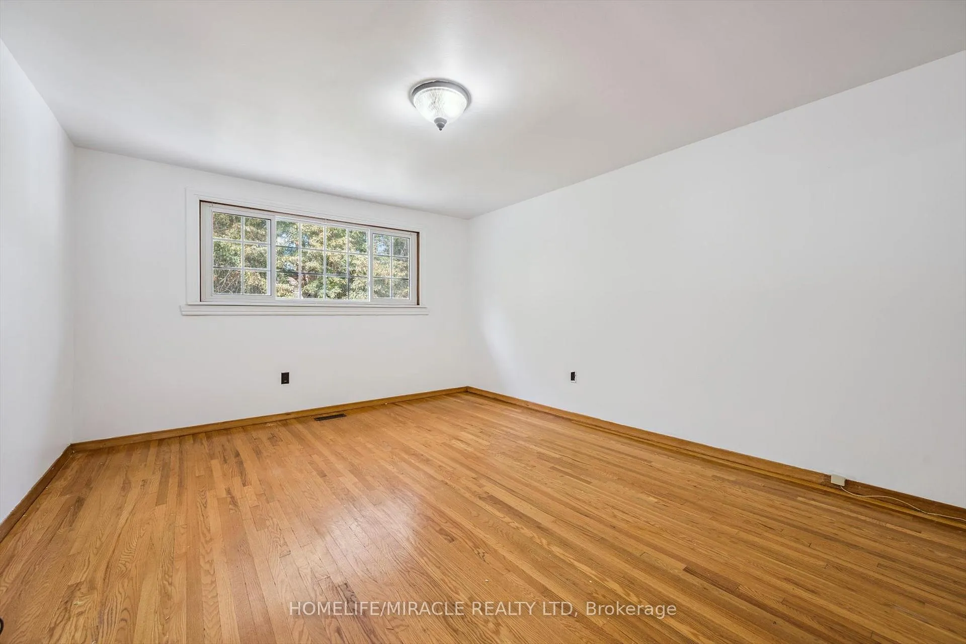 Photo 33 of 56 Elgin Drive, Brampton, Brampton South — HOMEH