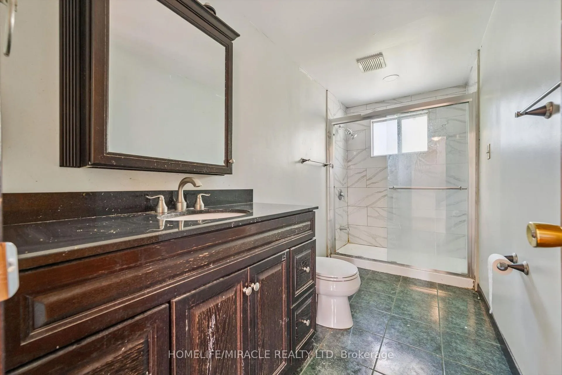 Photo 43 of 56 Elgin Drive, Brampton, Brampton South — HOMEH