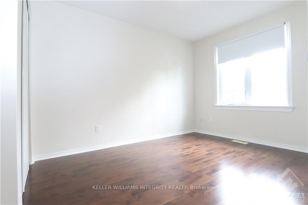 Photo 3 of 105 Rustwood, Ottawa, Barrhaven - Stonebridge — HOMEH