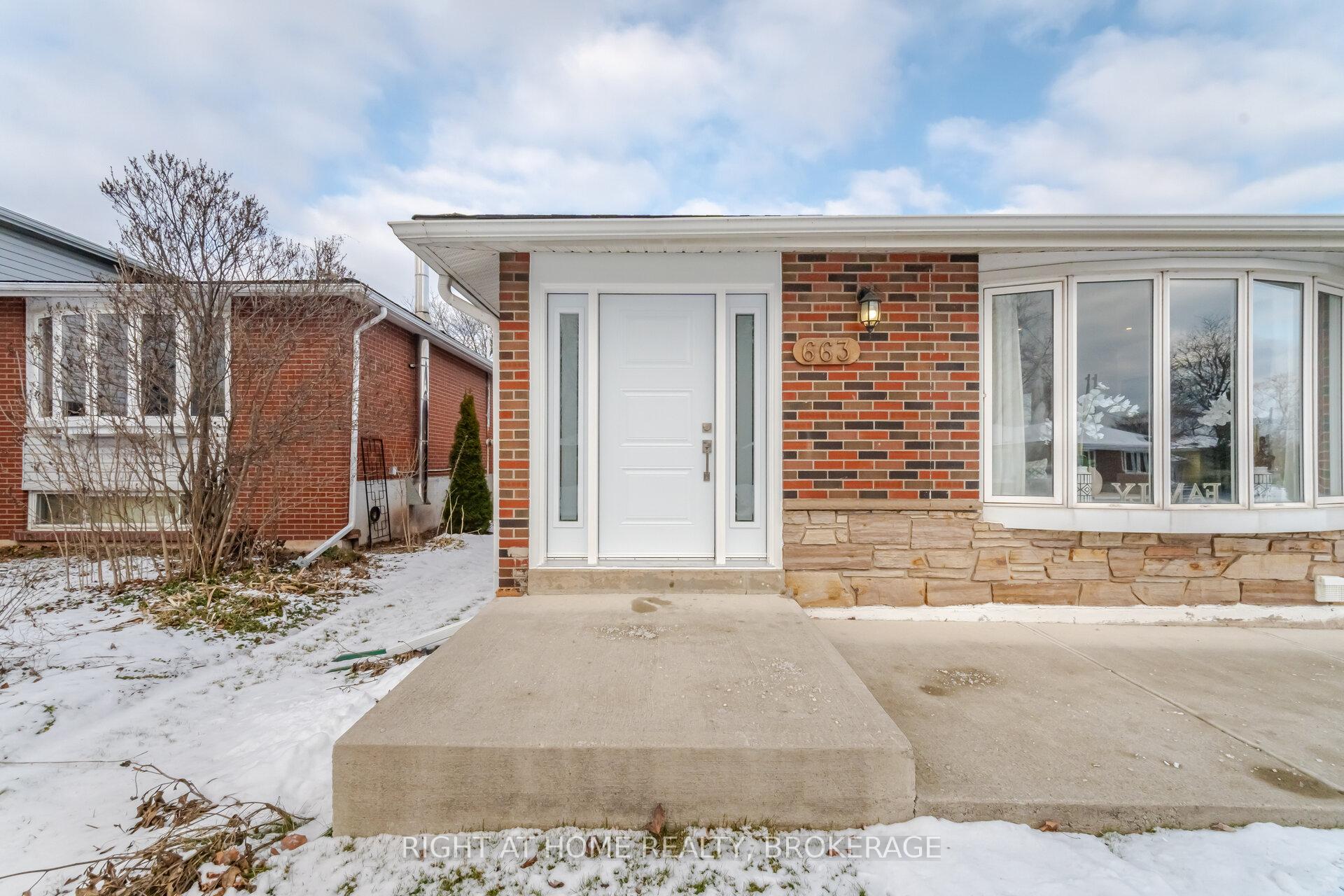 Photo 2 of 663 Cape Avenue, Burlington, Appleby — HOMEH