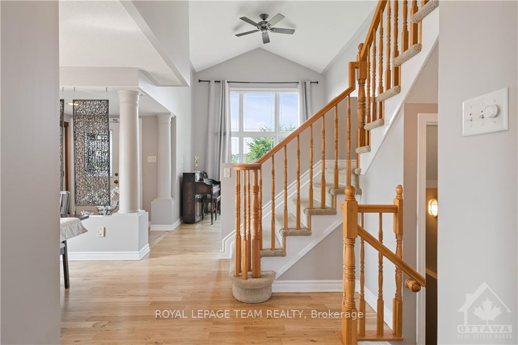 Photo 8 of 212 Willow Creek Circle, Ottawa, Barrhaven - Strandherd — HOMEH