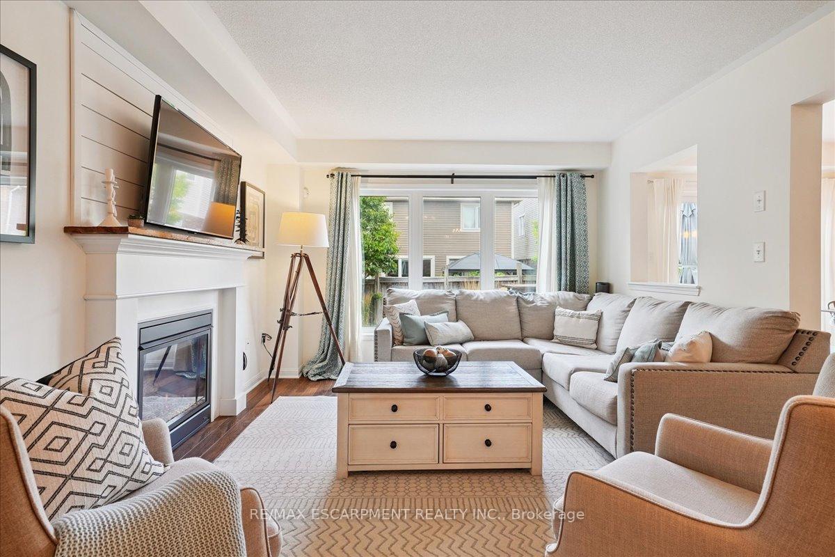 Photo 5 of 40 Peer Court, Hamilton, Meadowlands — HOMEH