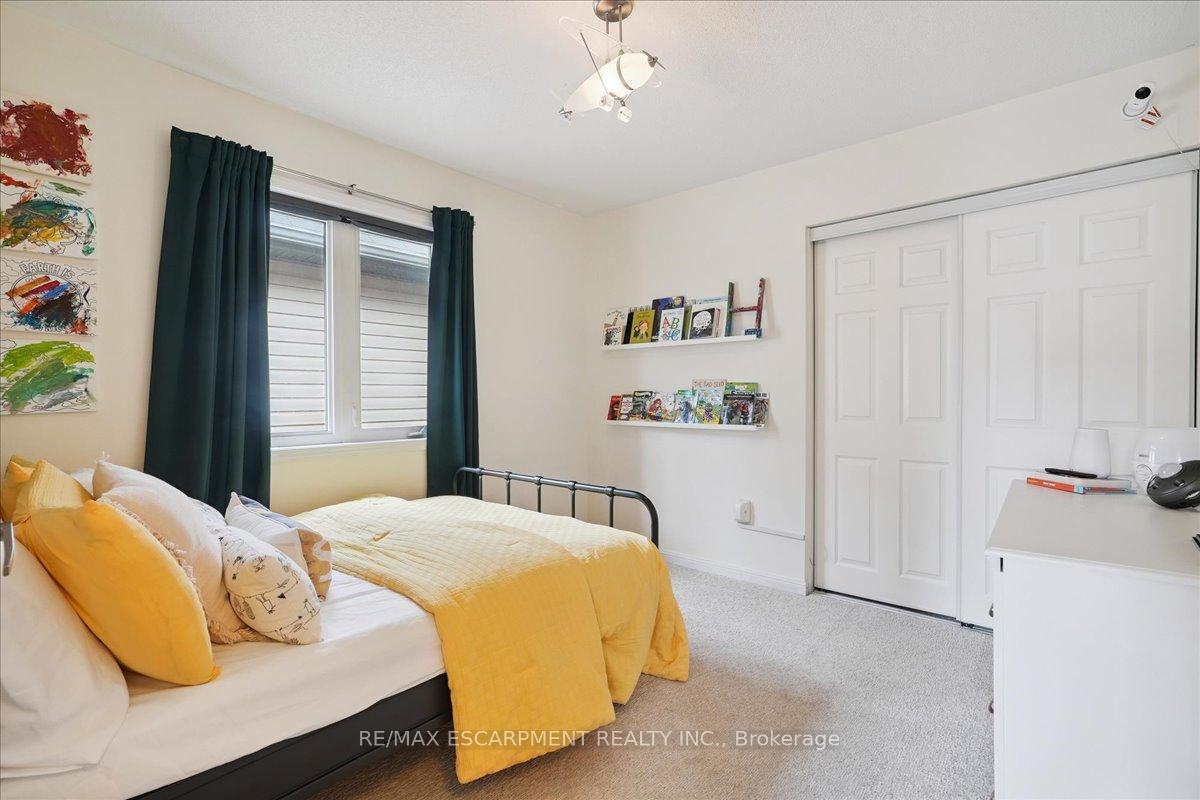 Photo 19 of 40 Peer Court, Hamilton, Meadowlands — HOMEH