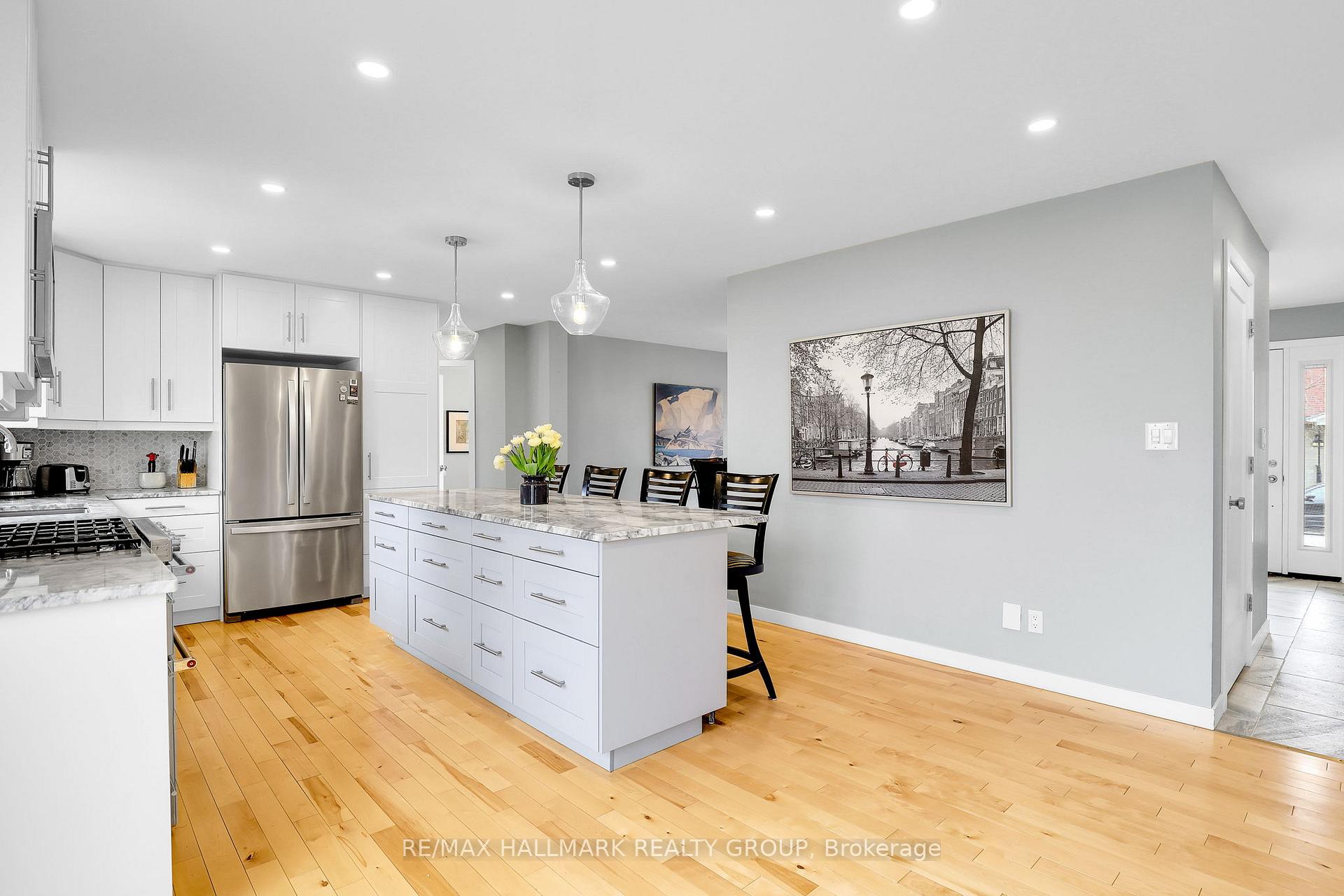Photo 10 of 56 Anna Avenue, Ottawa, Carlington — HOMEH