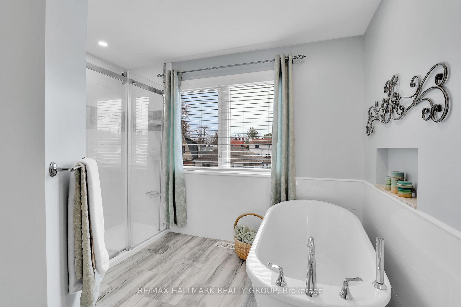 Photo 29 of 56 Anna Avenue, Ottawa, Carlington — HOMEH