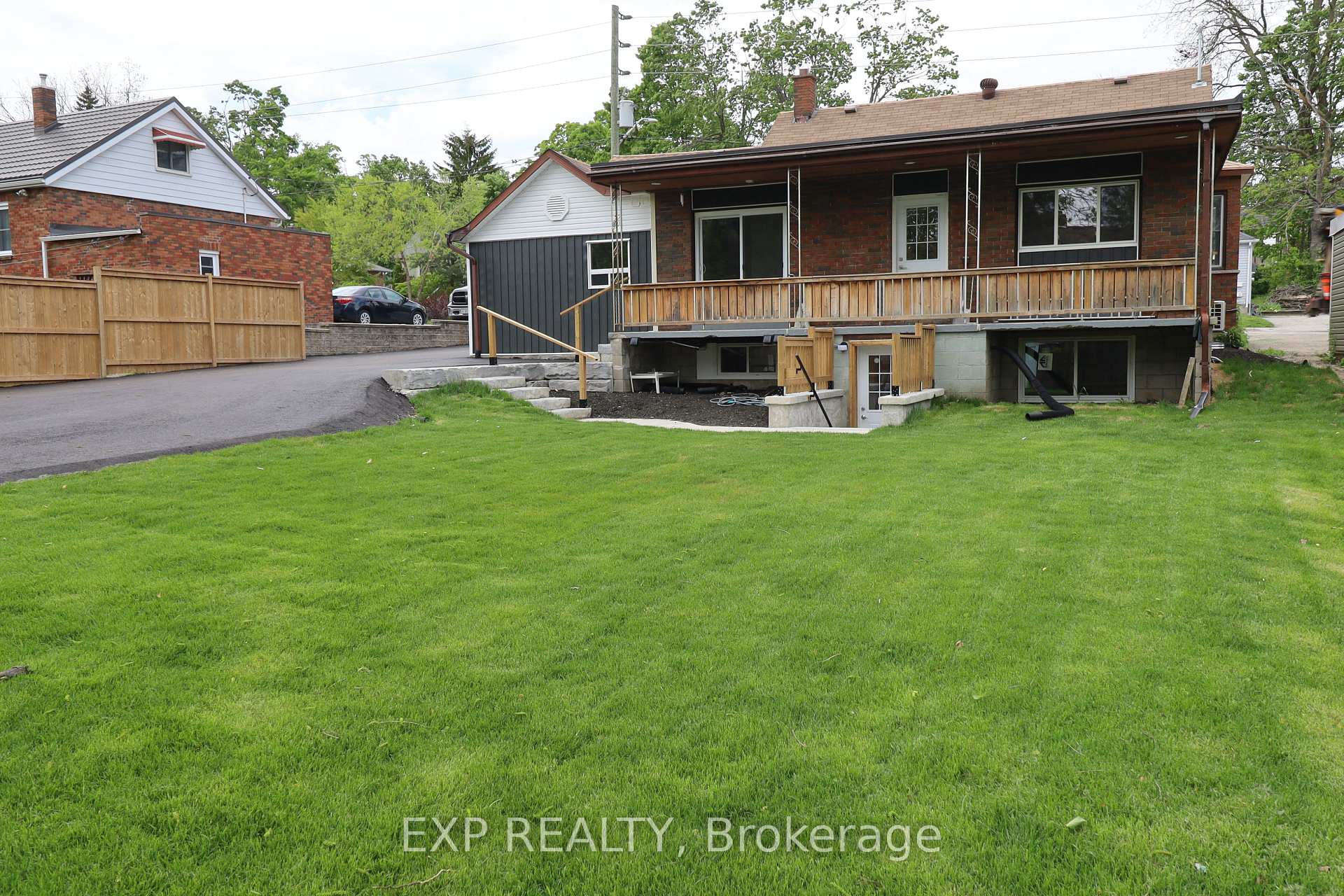 Photo 1 of 47 Grove Street E, Barrie, Wellington — HOMEH
