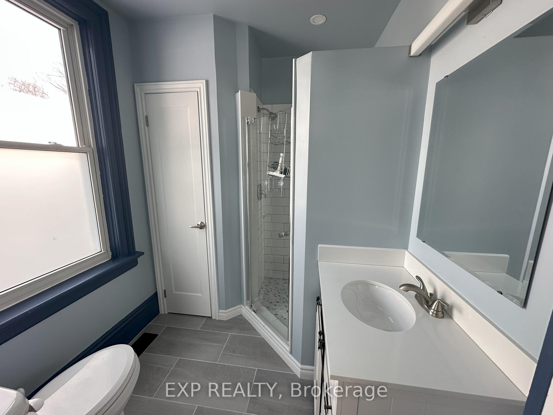 Photo 6 of 47 Grove Street E, Barrie, Wellington — HOMEH