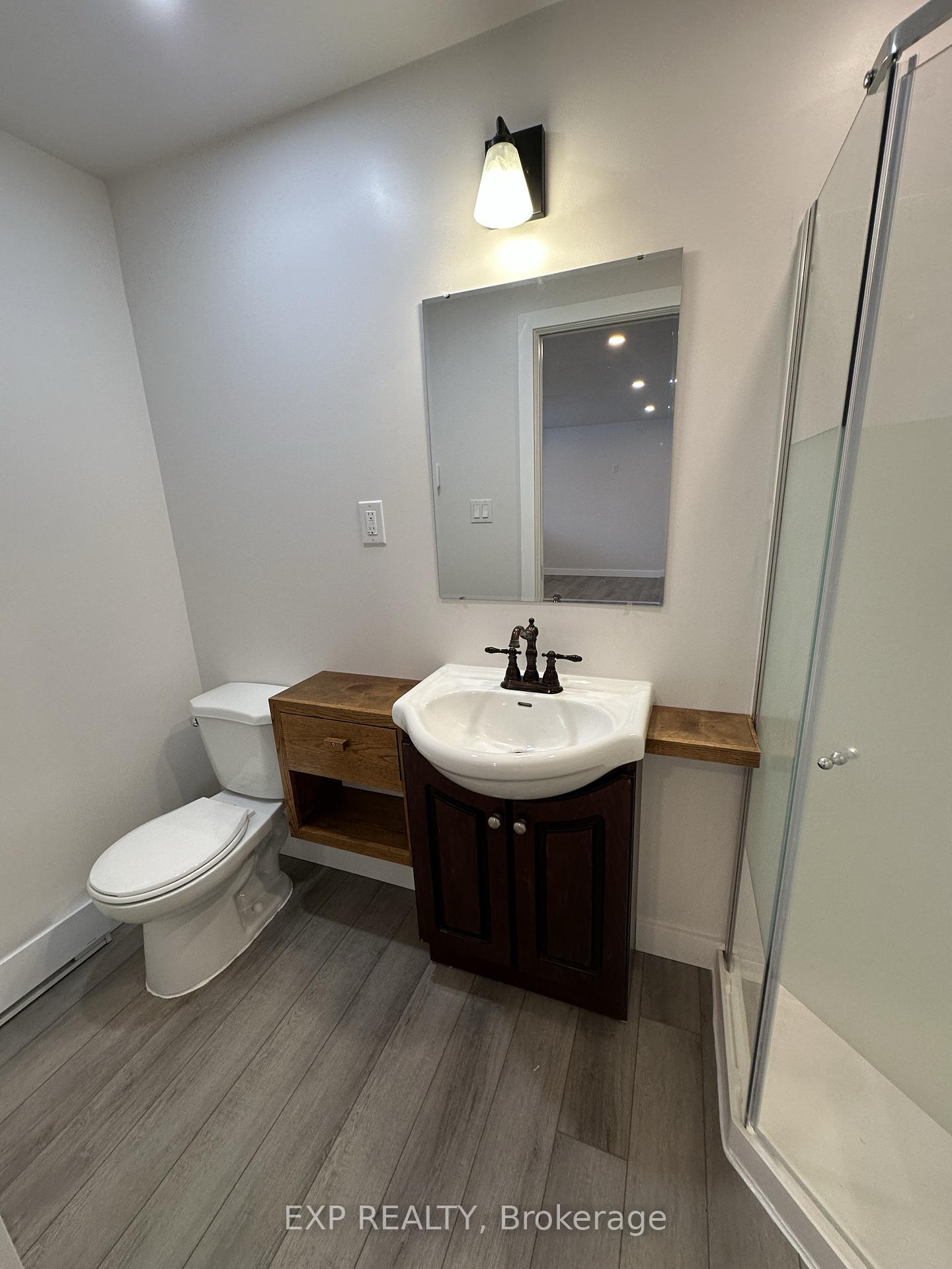 Photo 15 of 47 Grove Street E, Barrie, Wellington — HOMEH