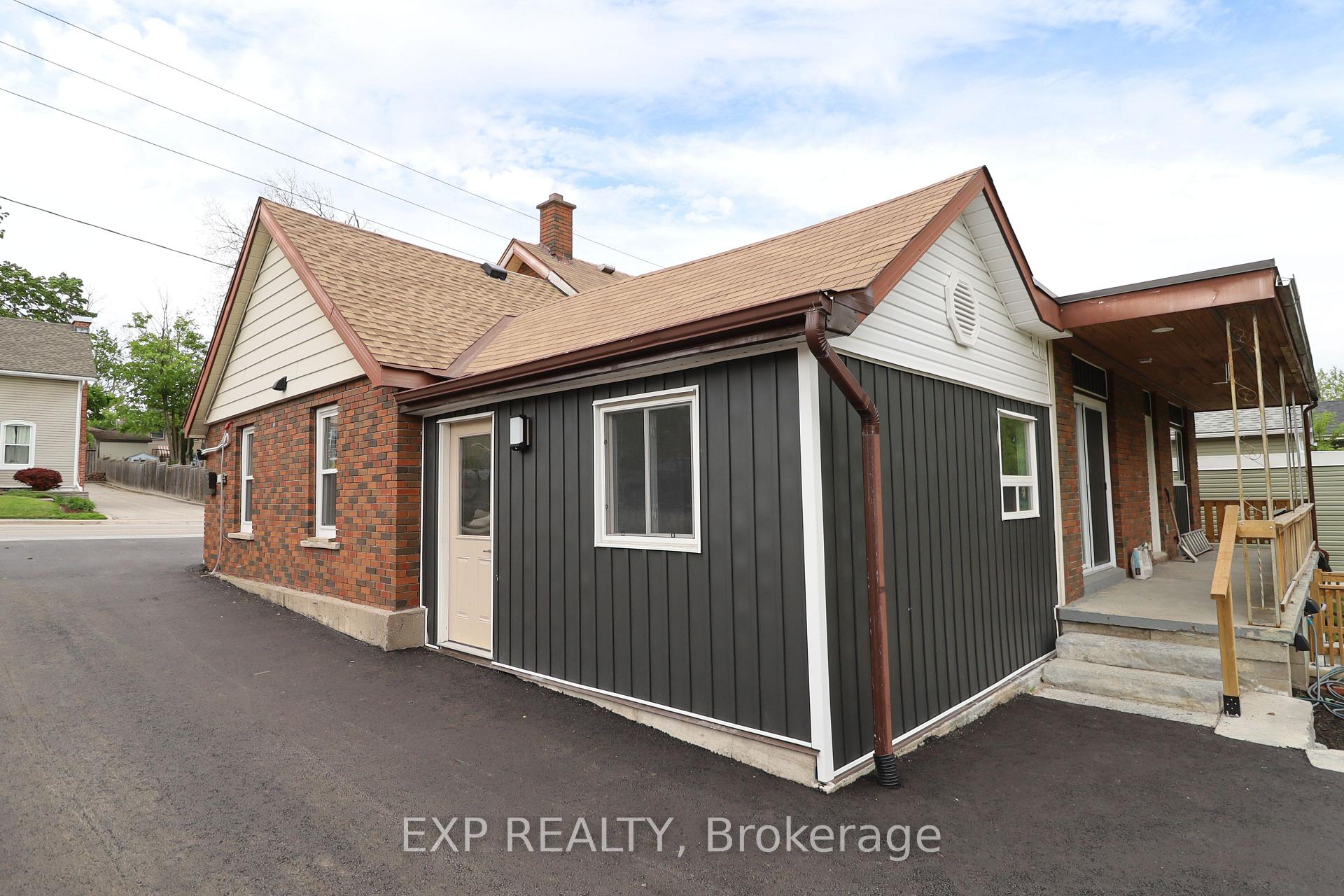 Photo 22 of 47 Grove Street E, Barrie, Wellington — HOMEH