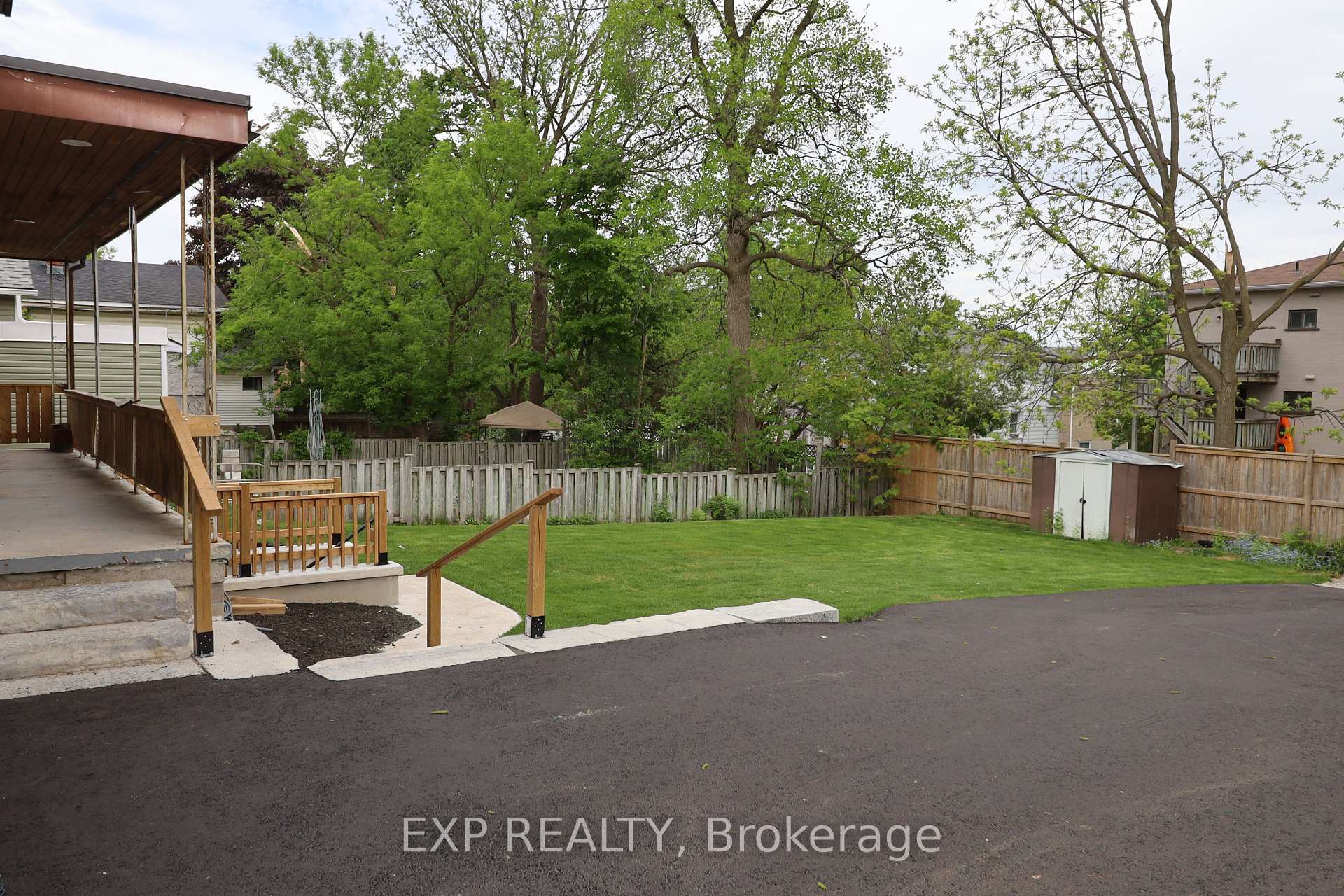 Photo 20 of 47 Grove Street E, Barrie, Wellington — HOMEH