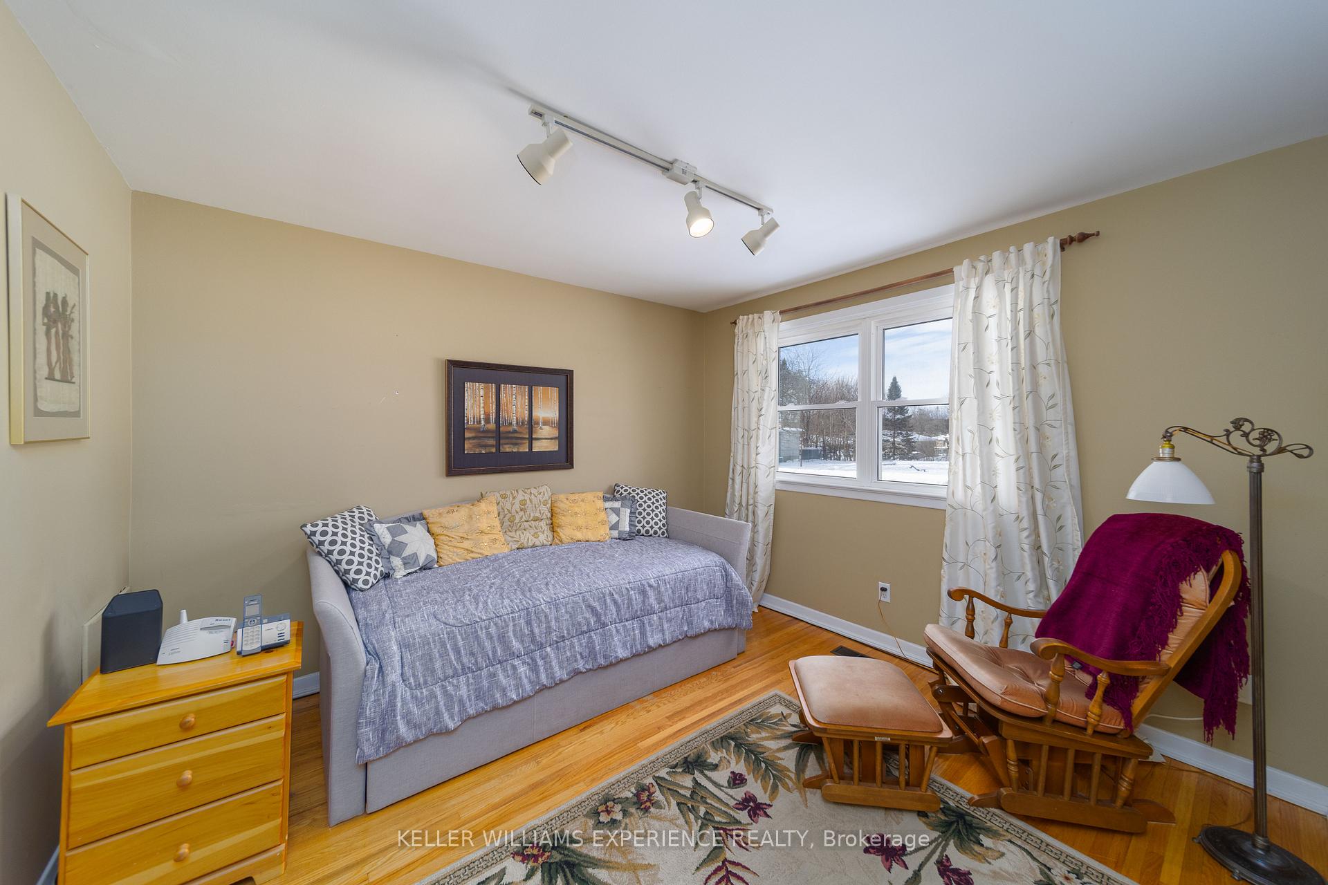 Photo 14 of 67 Queen Street, Barrie, Codrington — HOMEH