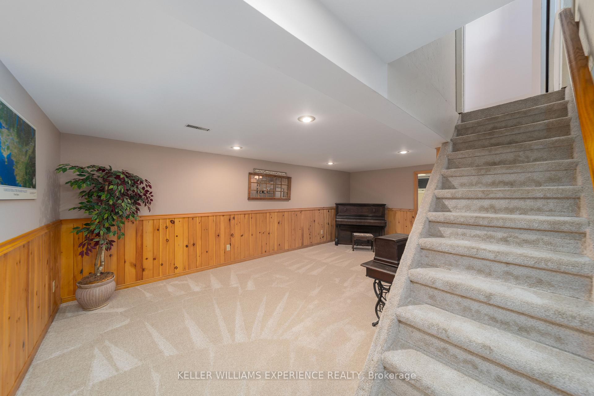 Photo 16 of 67 Queen Street, Barrie, Codrington — HOMEH