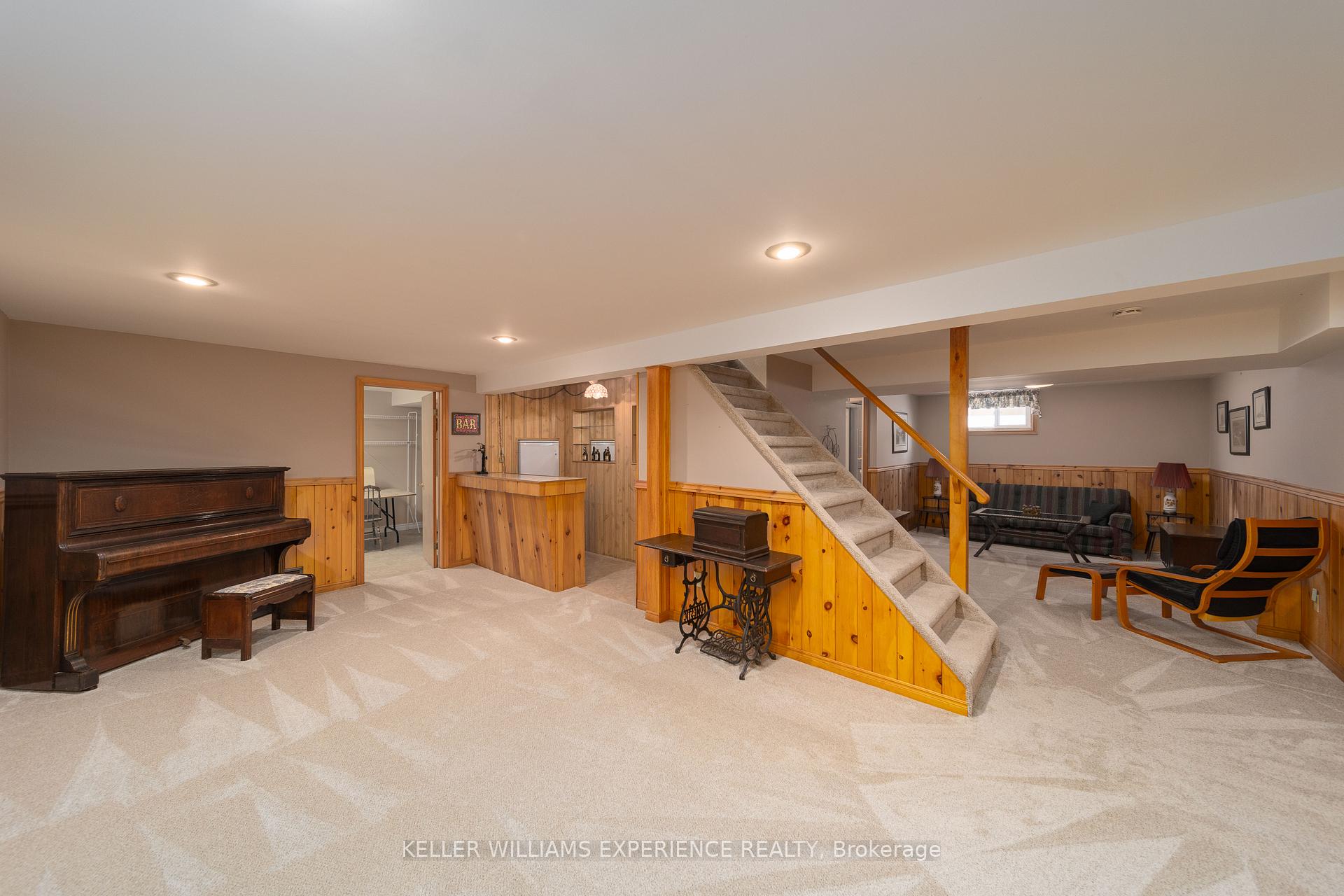 Photo 17 of 67 Queen Street, Barrie, Codrington — HOMEH