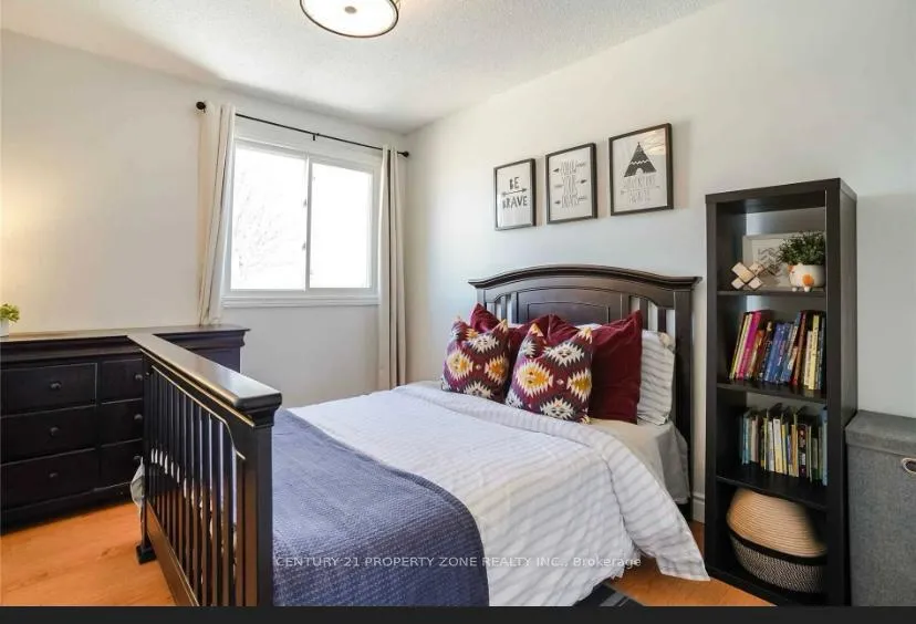 Photo 16 of 64 Bramhall Circle, Brampton, Madoc — HOMEH