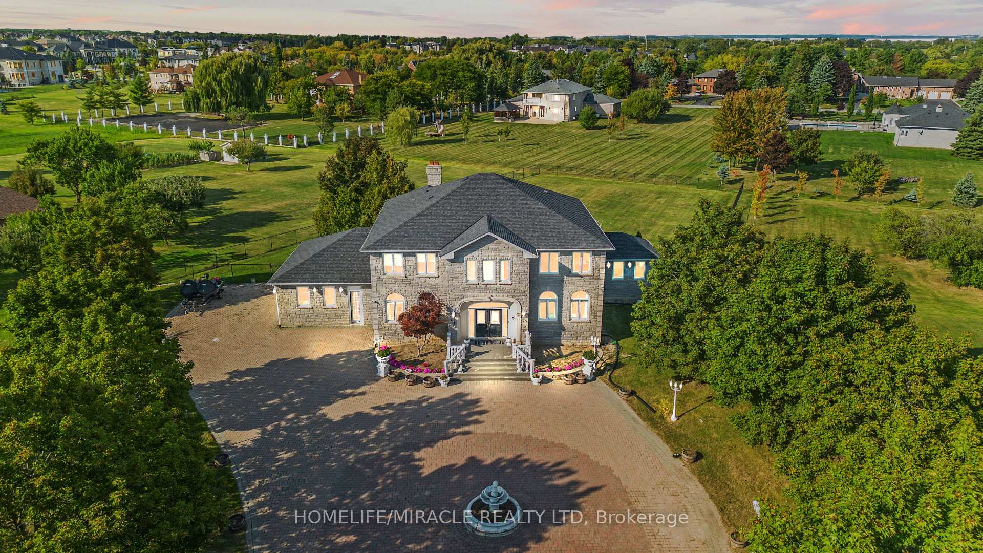 Photo 1 of 21 Bowman Avenue, Brampton, Toronto Gore Rural Estate — HOMEH