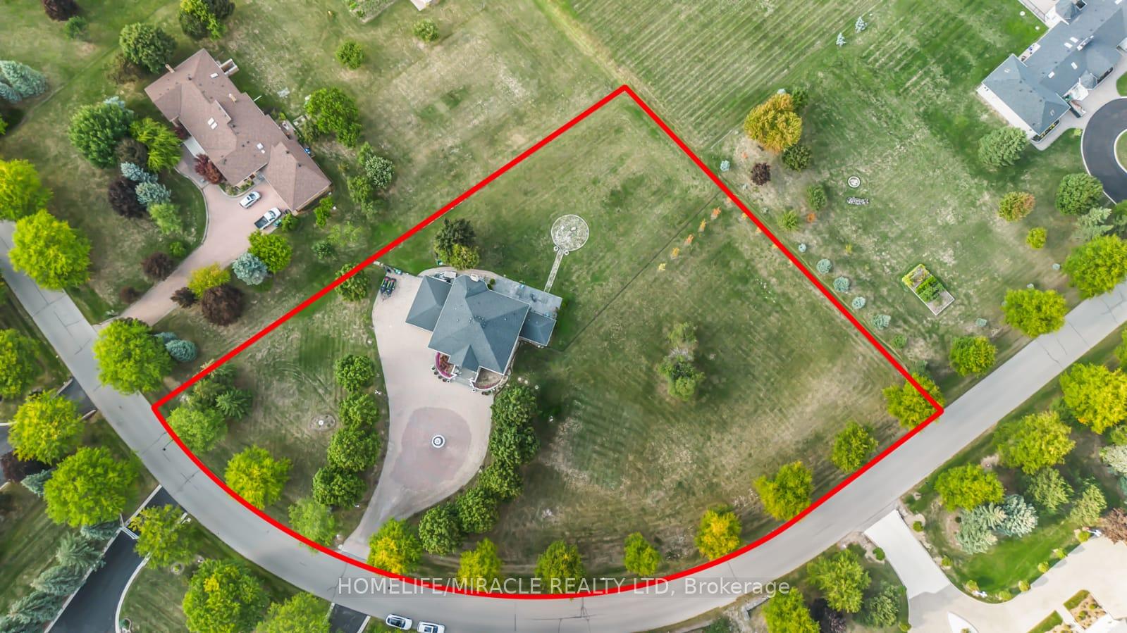 Photo 2 of 21 Bowman Avenue, Brampton, Toronto Gore Rural Estate — HOMEH