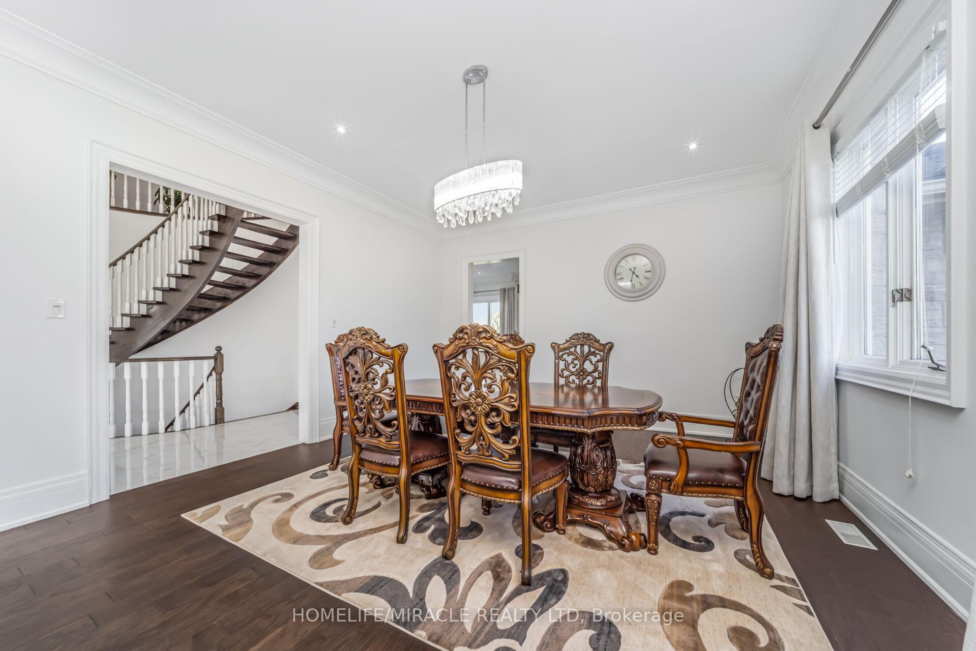 Photo 12 of 21 Bowman Avenue, Brampton, Toronto Gore Rural Estate — HOMEH