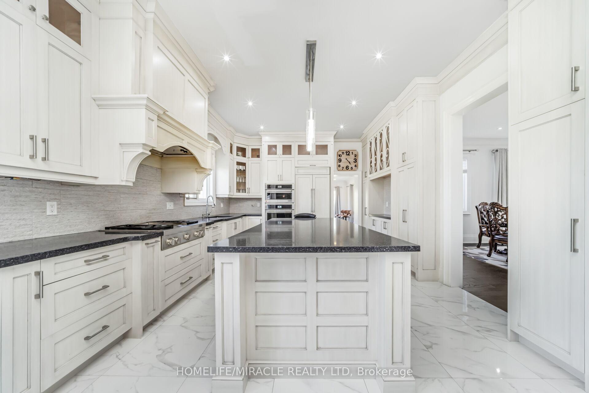 Photo 16 of 21 Bowman Avenue, Brampton, Toronto Gore Rural Estate — HOMEH