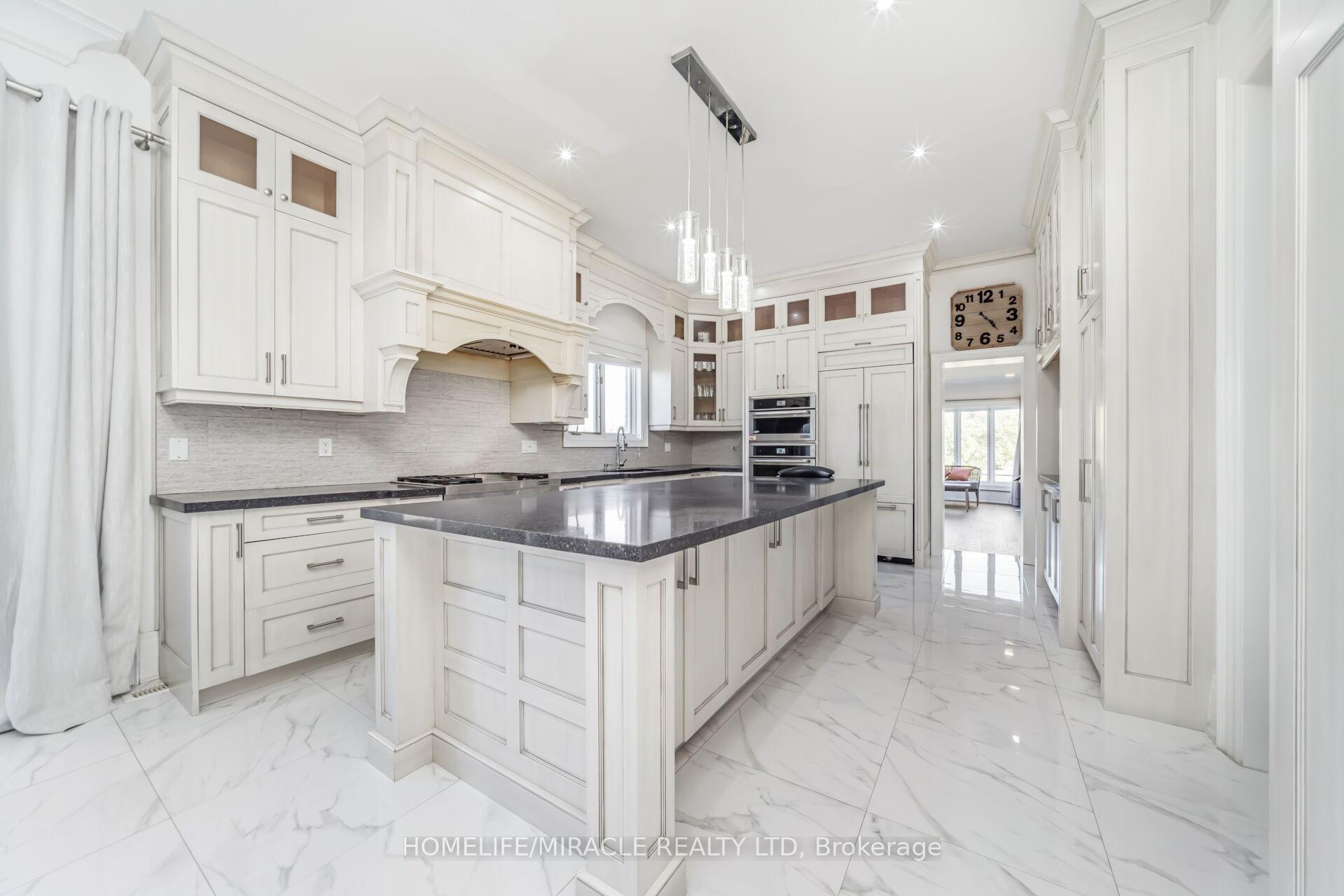 Photo 17 of 21 Bowman Avenue, Brampton, Toronto Gore Rural Estate — HOMEH