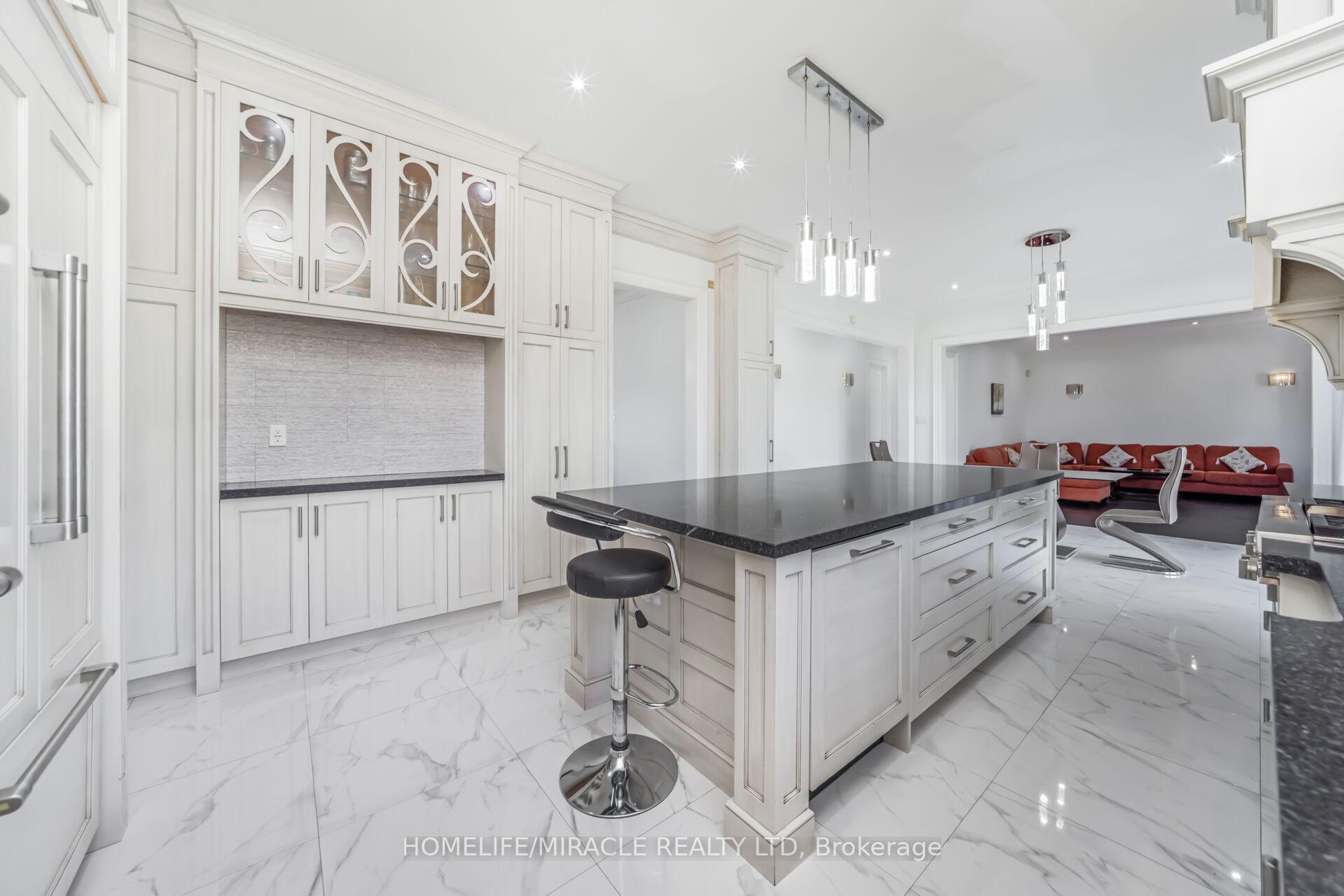 Photo 19 of 21 Bowman Avenue, Brampton, Toronto Gore Rural Estate — HOMEH