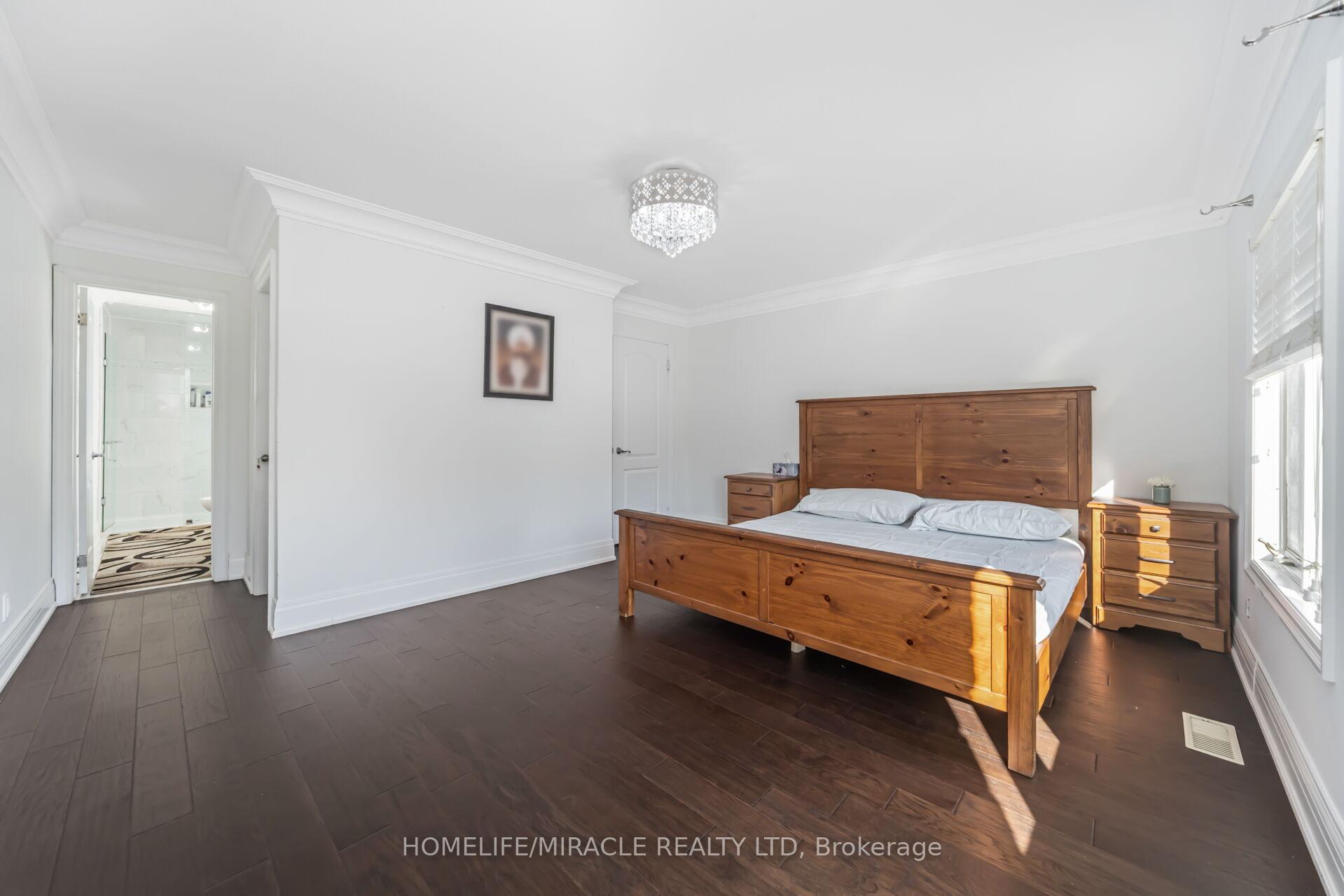 Photo 39 of 21 Bowman Avenue, Brampton, Toronto Gore Rural Estate — HOMEH