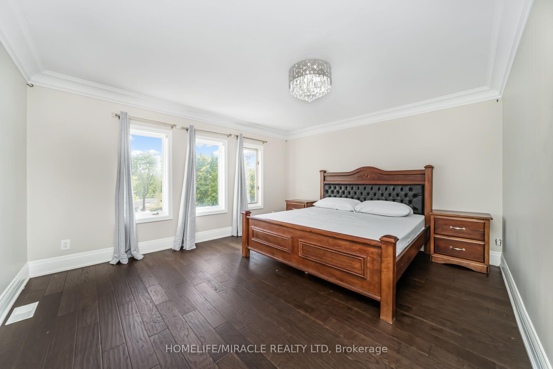 Photo 42 of 21 Bowman Avenue, Brampton, Toronto Gore Rural Estate — HOMEH