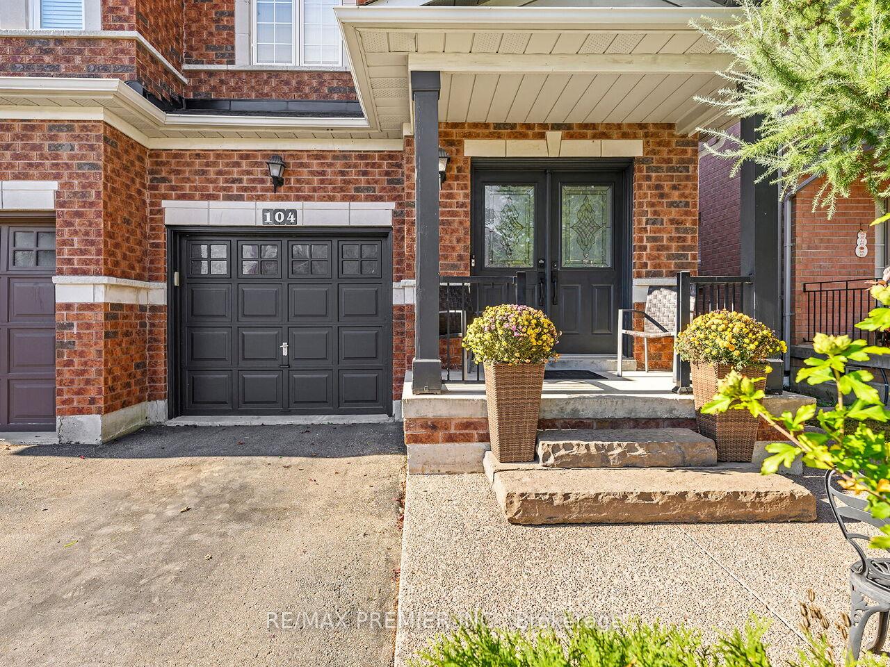 Front of 104 Humbershed Crescent